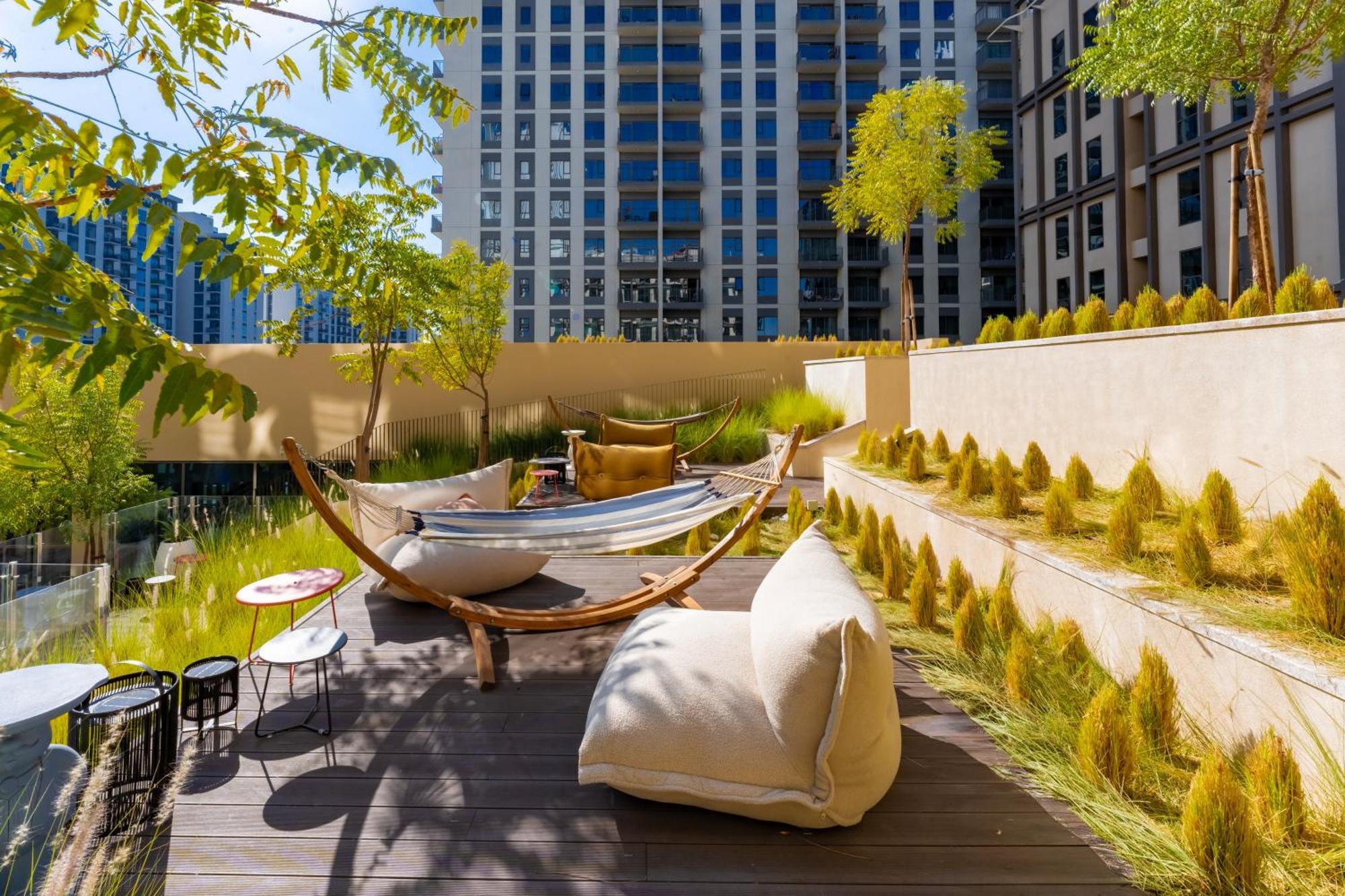 First Class In Hills - Next To Hills Mall - Socio, Collective And Golfville Towers * Dubai