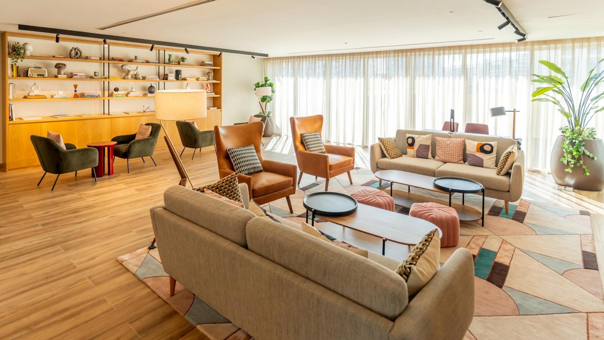 First Class In Hills - Next To Hills Mall - Socio, Collective And Golfville Towers Apartment