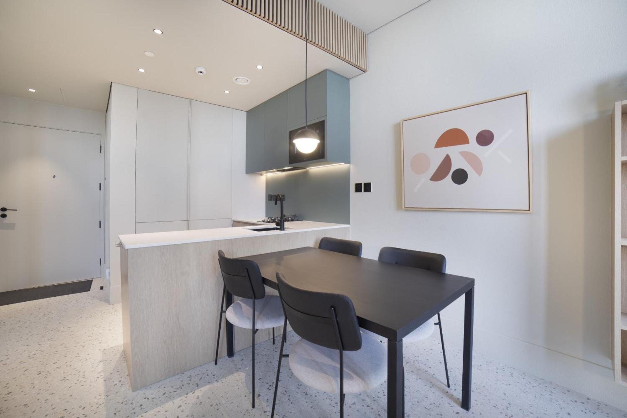 Executive 1 Bedroom At Upside Living, Business Travel Ready Apartment *