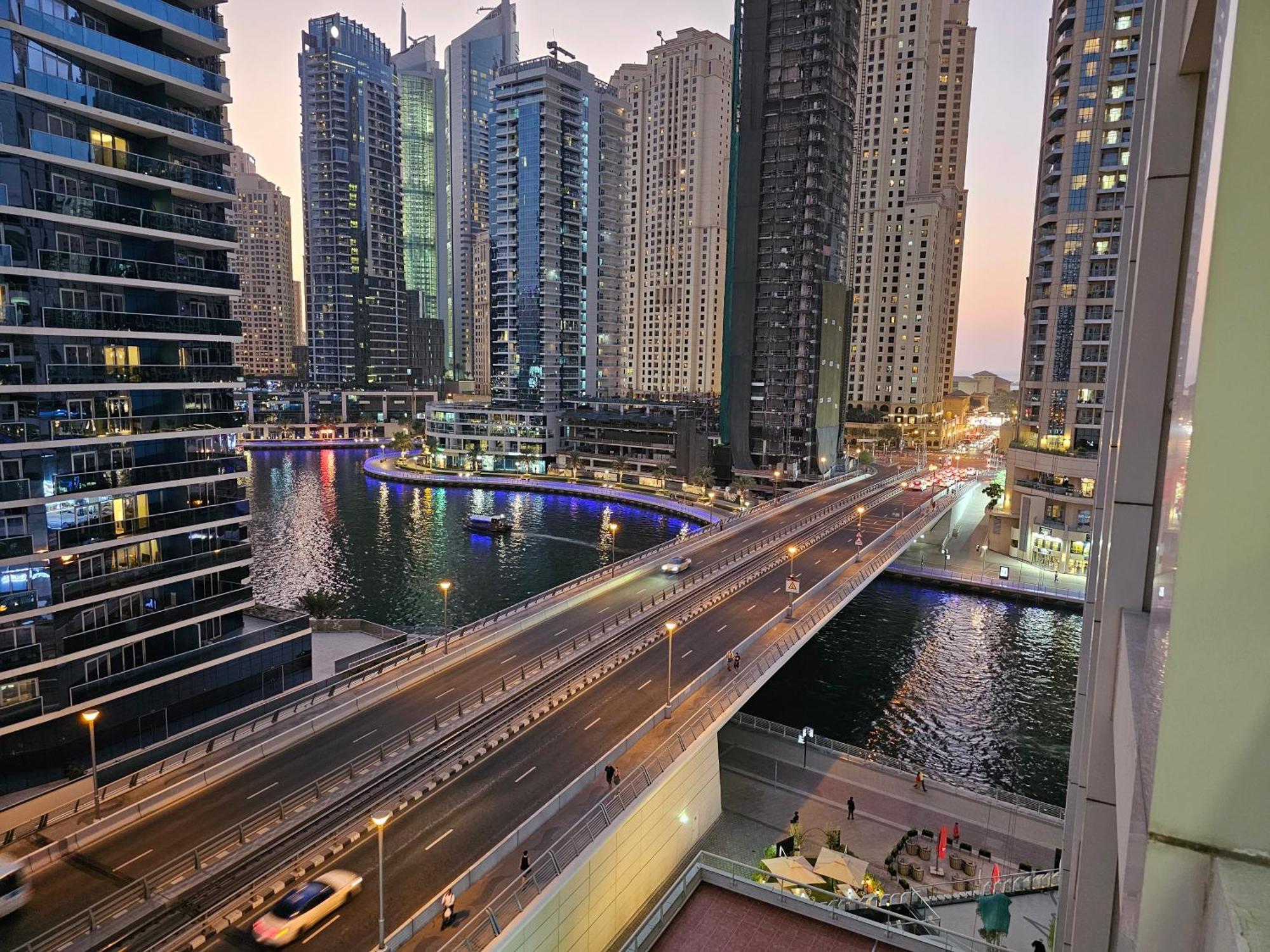 Cozy - Marina - 5 Min To And Metro Apartment