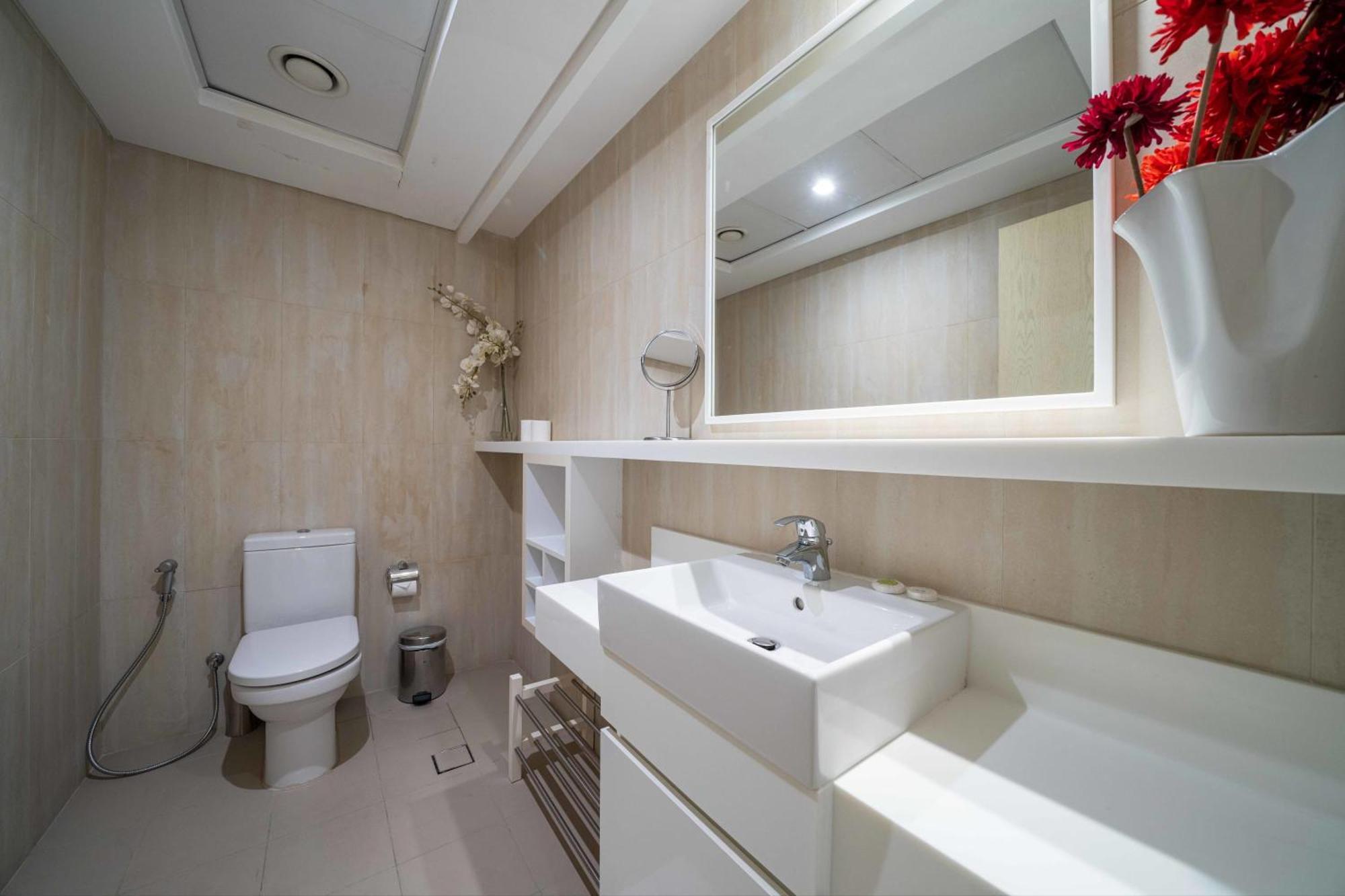 Beachfront 1 Bed With Full Jbr View Apartment *