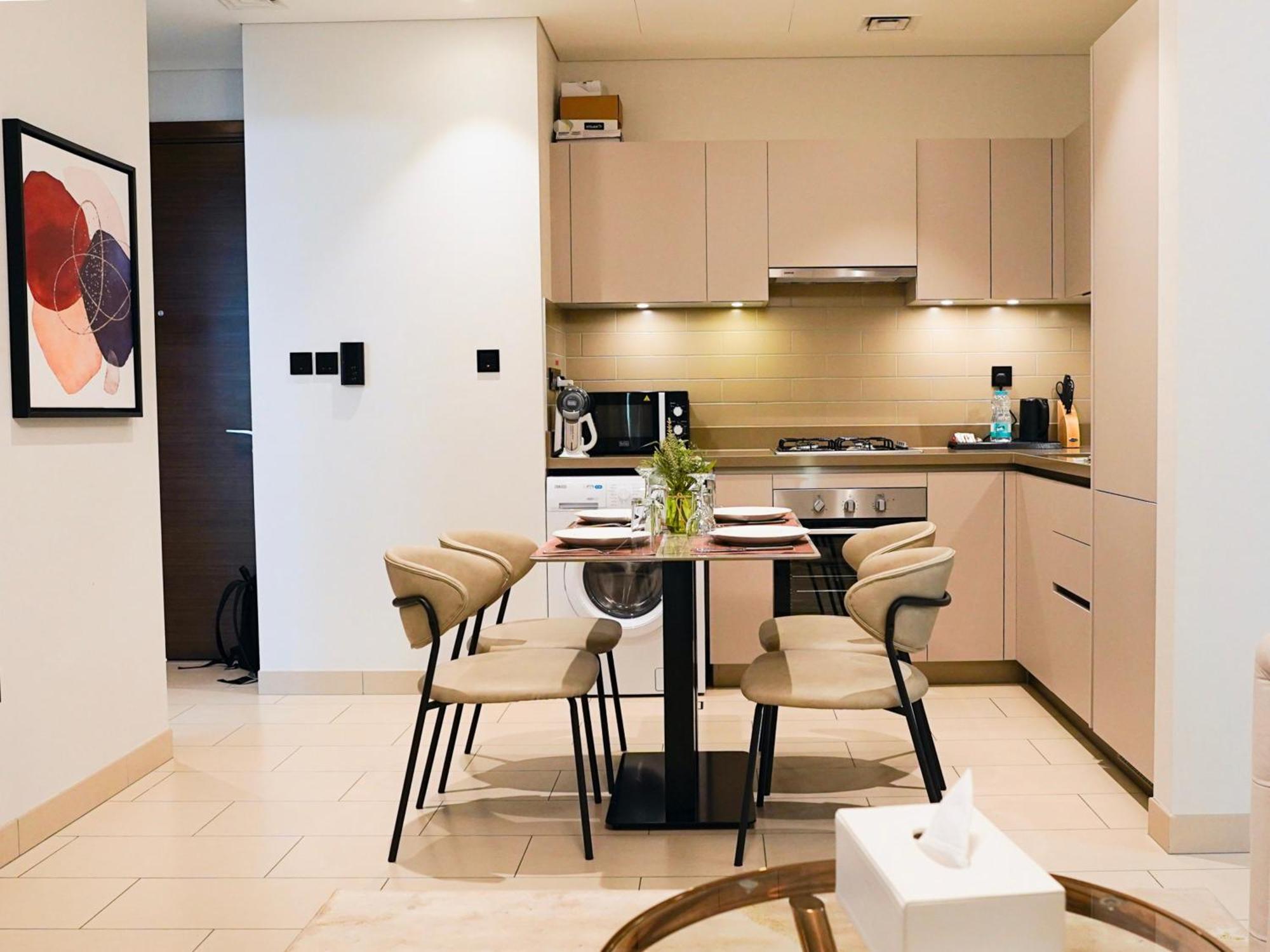 Holidayrent Uae - Top Near Burj Khalifa Dubai