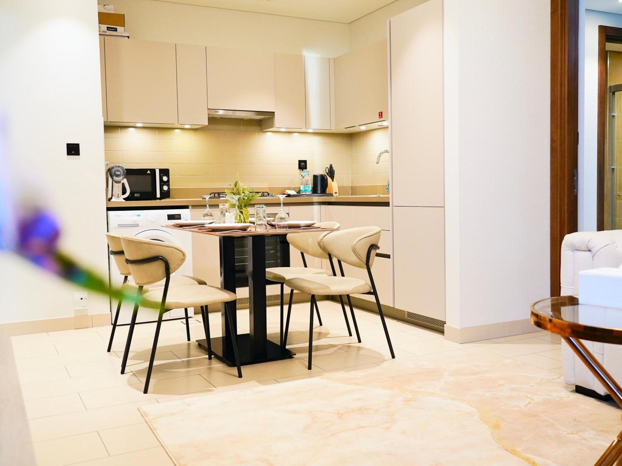 Holidayrent Uae - Top Near Burj Khalifa