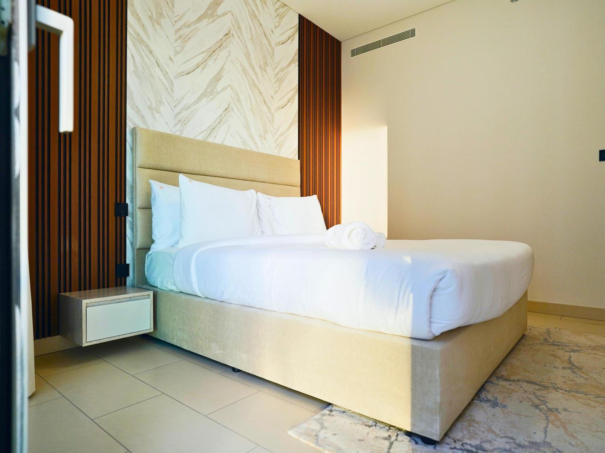 Apartment Holidayrent Uae - Top Near Burj Khalifa