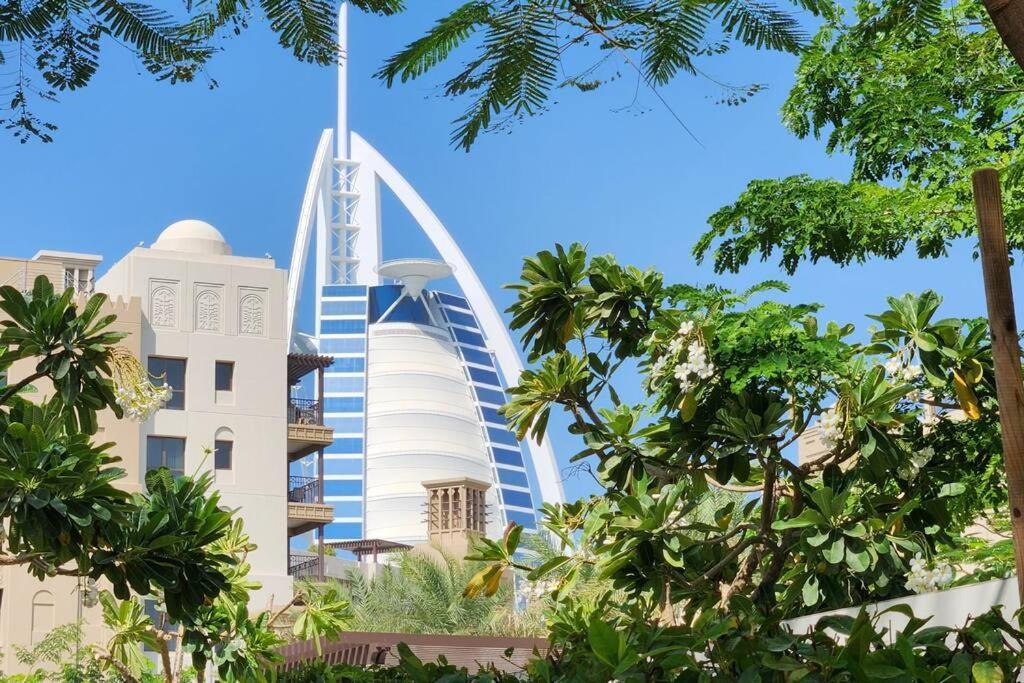 Post Modern Near Burj Al Arab Apartment