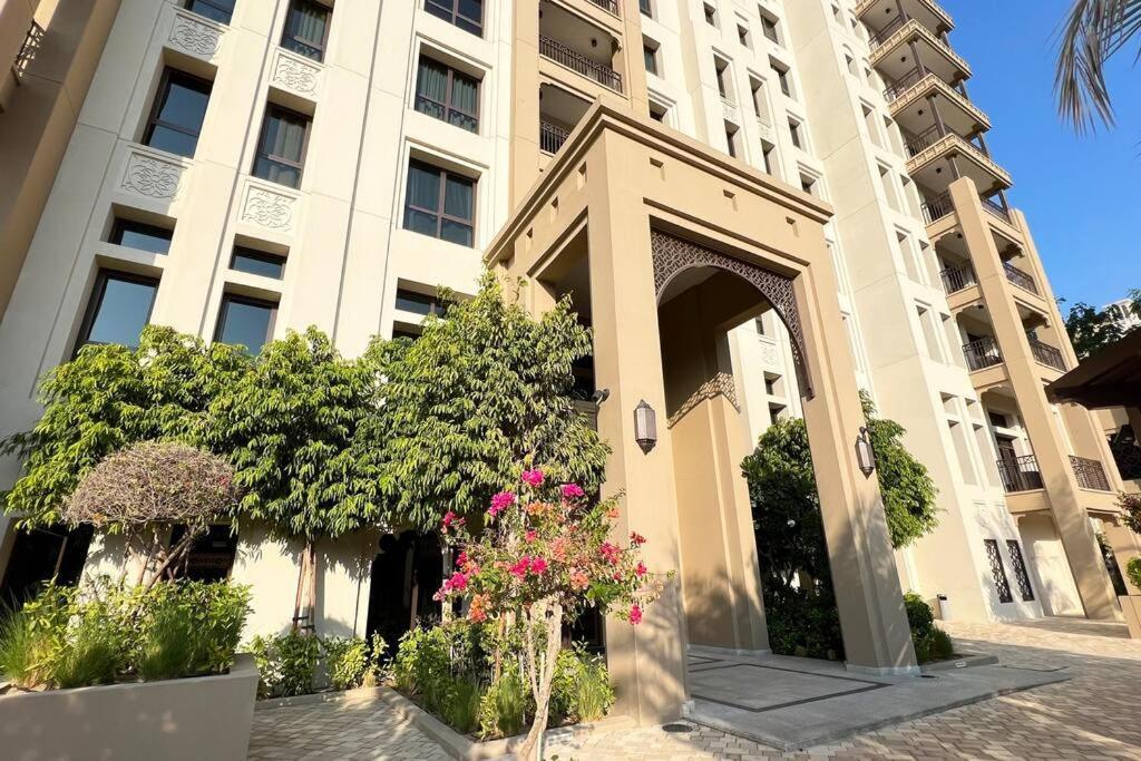 Post Modern Near Burj Al Arab Apartment Dubai