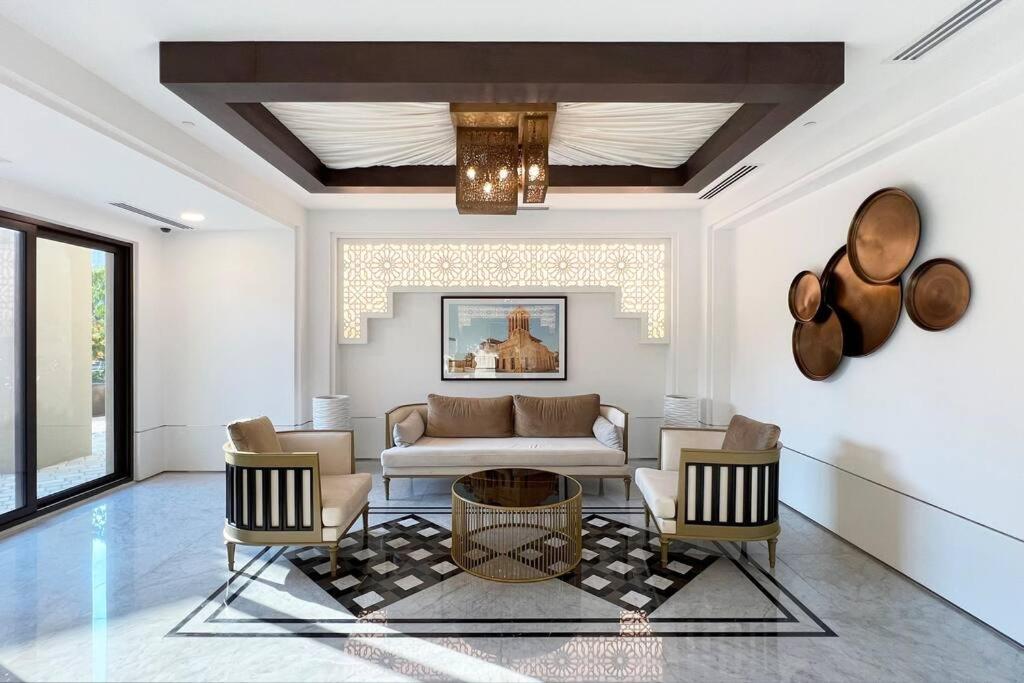 Post Modern Near Burj Al Arab Apartment