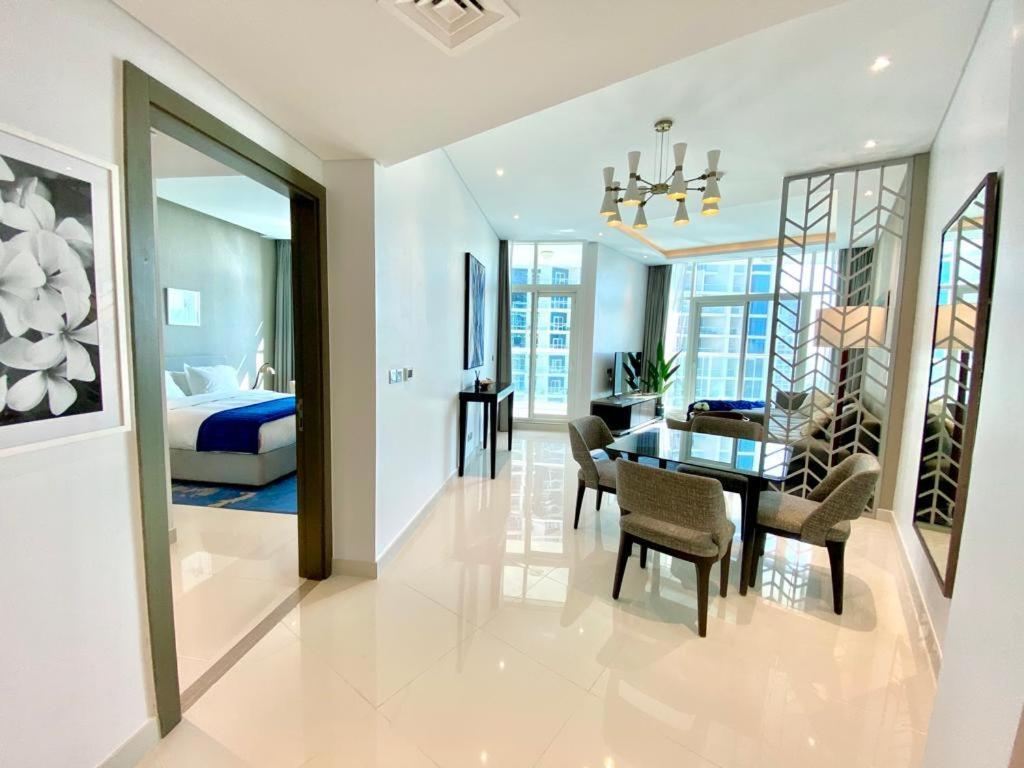 Apartment Modern Delux 1 Bed With Canal And Burj Khalifa View *