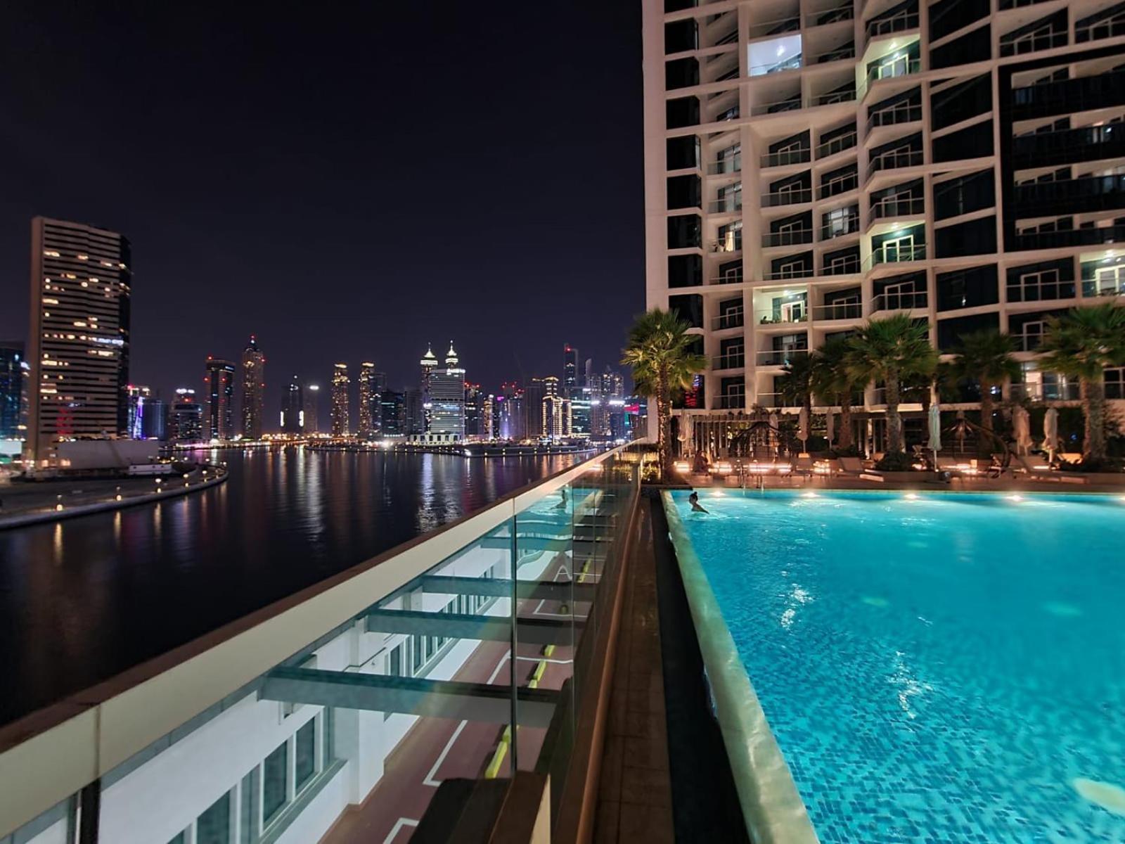 Modern Delux 1 Bed With Canal And Burj Khalifa View Apartment *