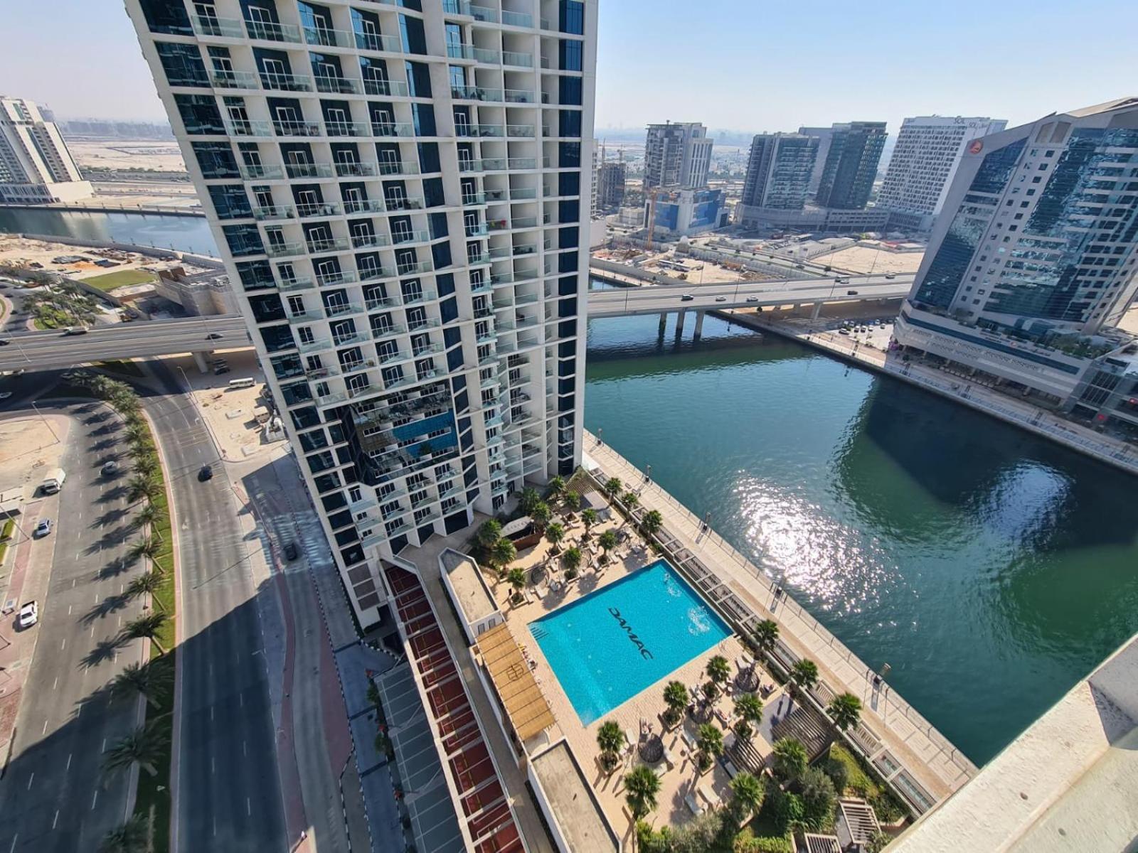Apartment Modern Delux 1 Bed With Canal And Burj Khalifa View Dubai