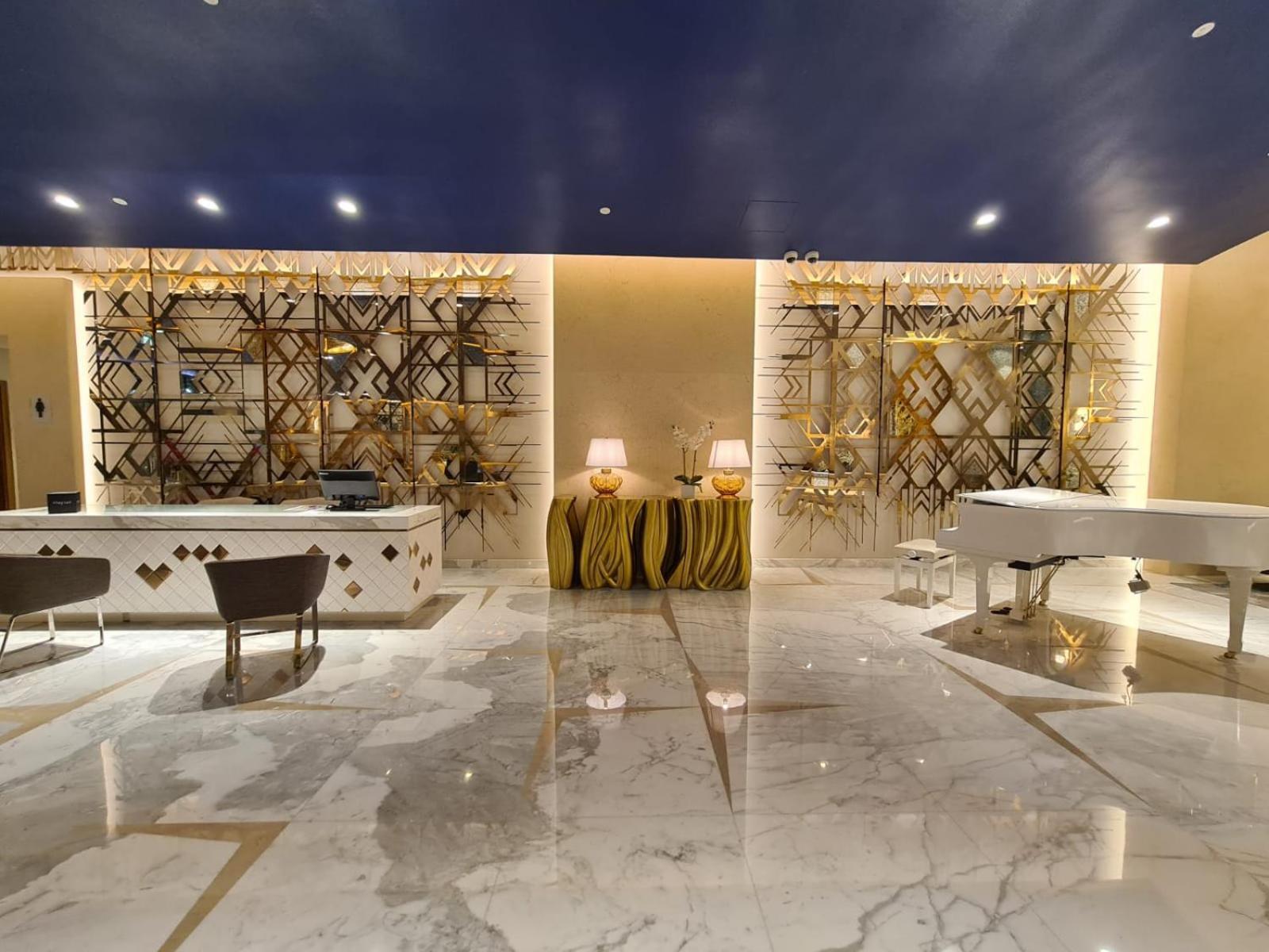 Modern Delux 1 Bed With Canal And Burj Khalifa View Dubai