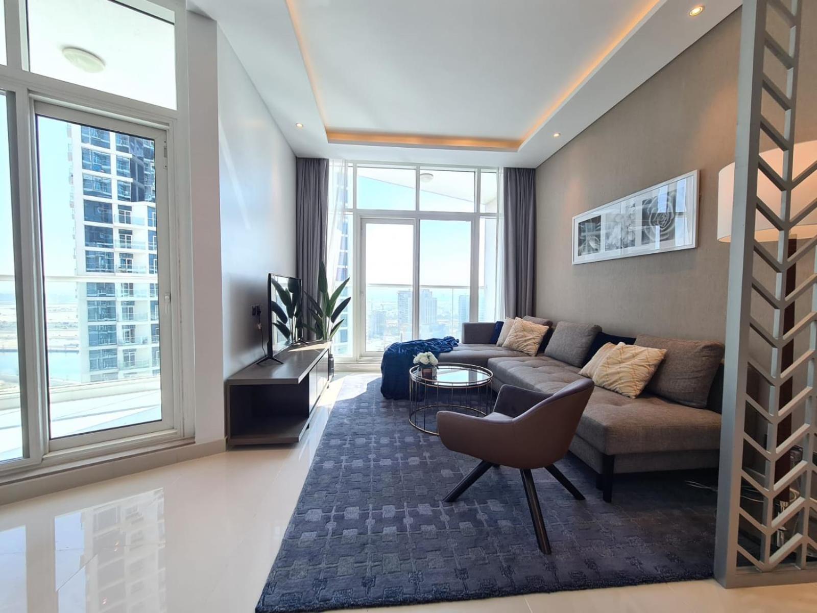 Apartment Modern Delux 1 Bed With Canal And Burj Khalifa View *