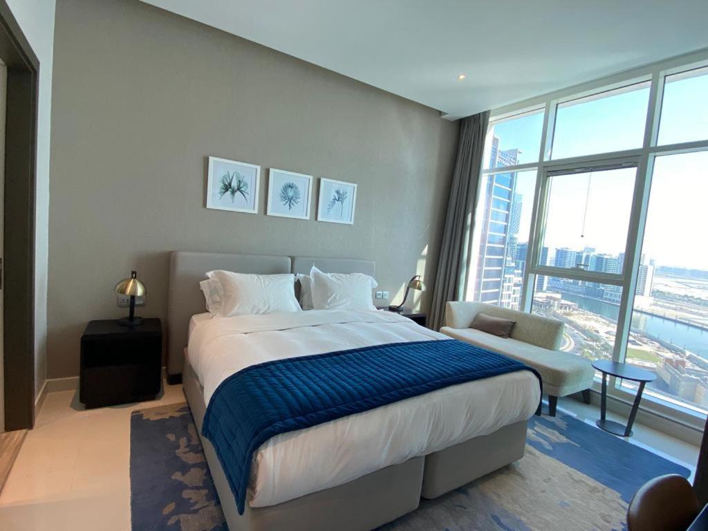 Apartment Modern Delux 1 Bed With Canal And Burj Khalifa View Dubai
