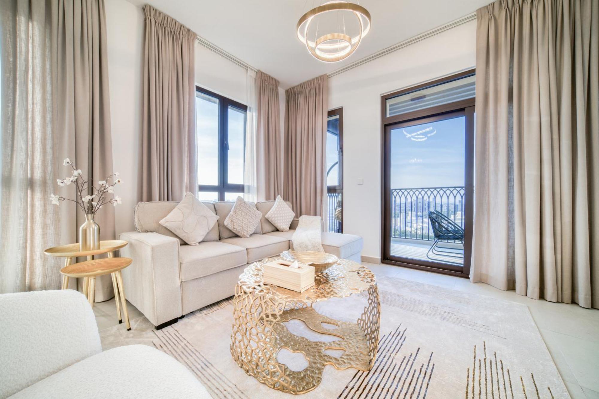 Coastal Luxury: 2br Retreat With Sea Views
