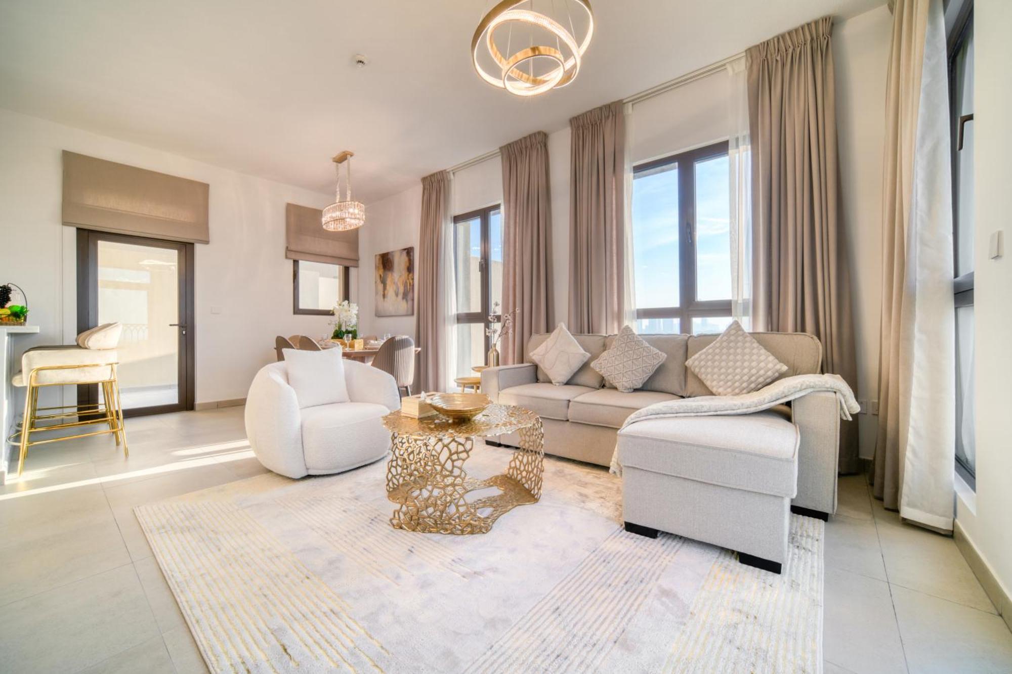 Apartment Coastal Luxury: 2br Retreat With Sea Views Dubai