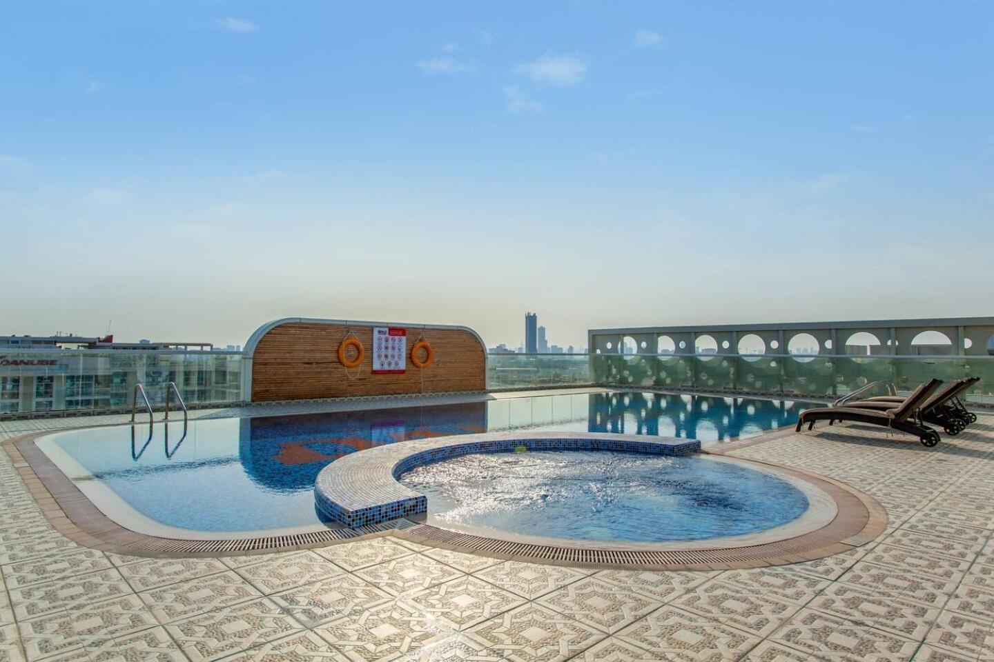 Nasma Luxury - Sleek Haven 1br In Dubai's Glitz 3 Dubai