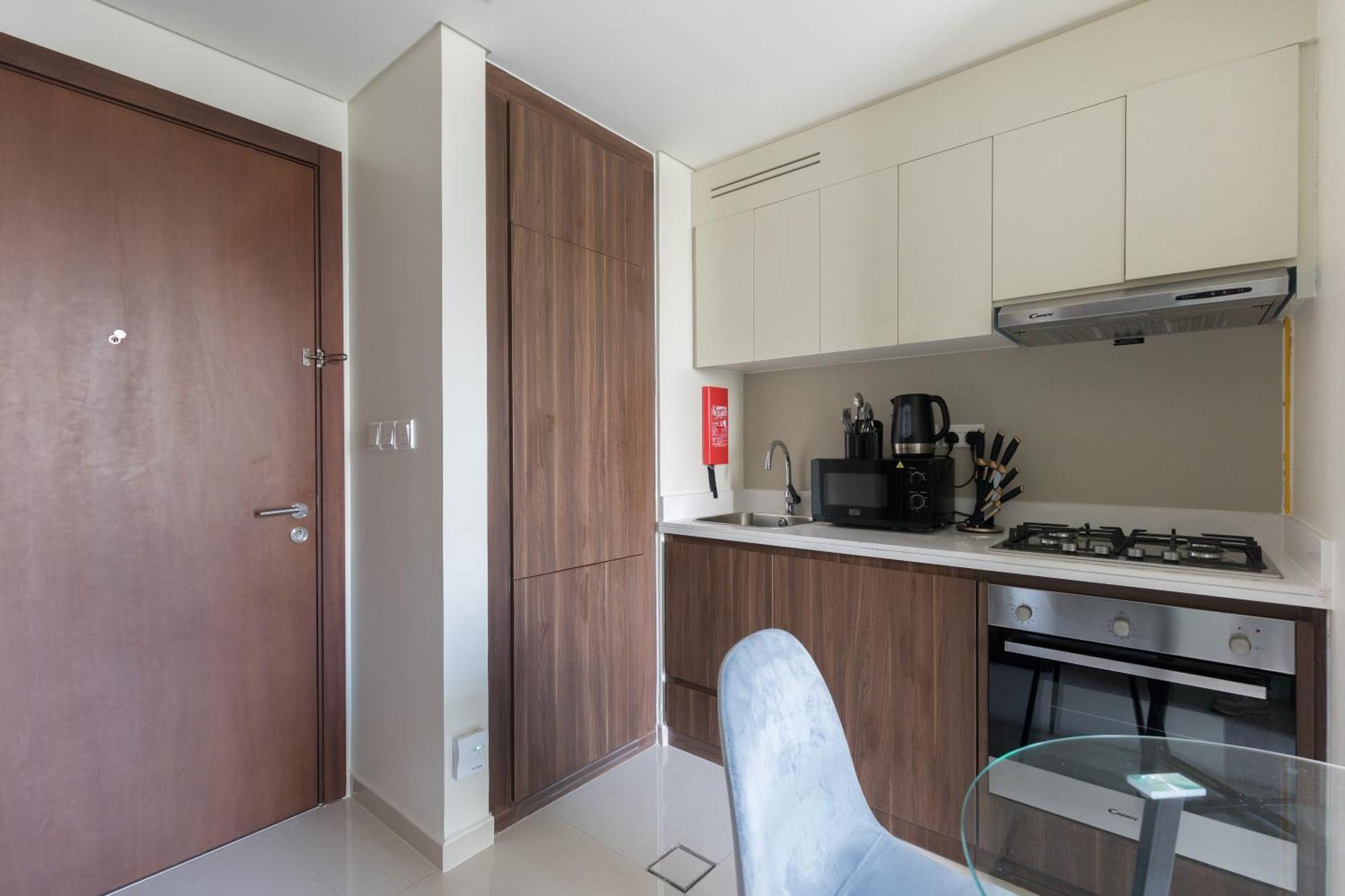 Apartment Business Bay Gem1 Bd With Scenic Canal Views Dubai