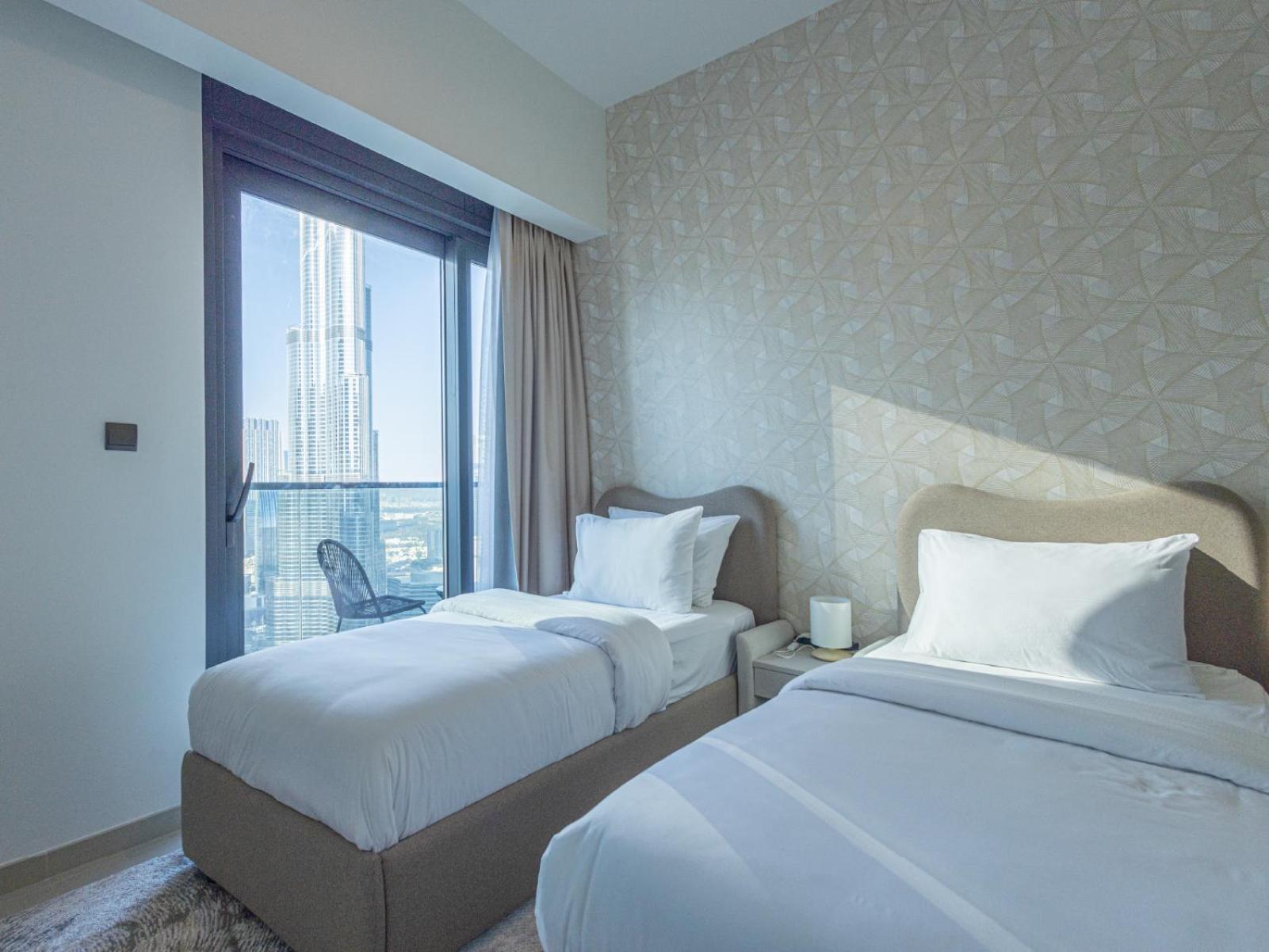 Mh - Act Tower - Downtown - Burj View 3bhk -ref4008 Dubai