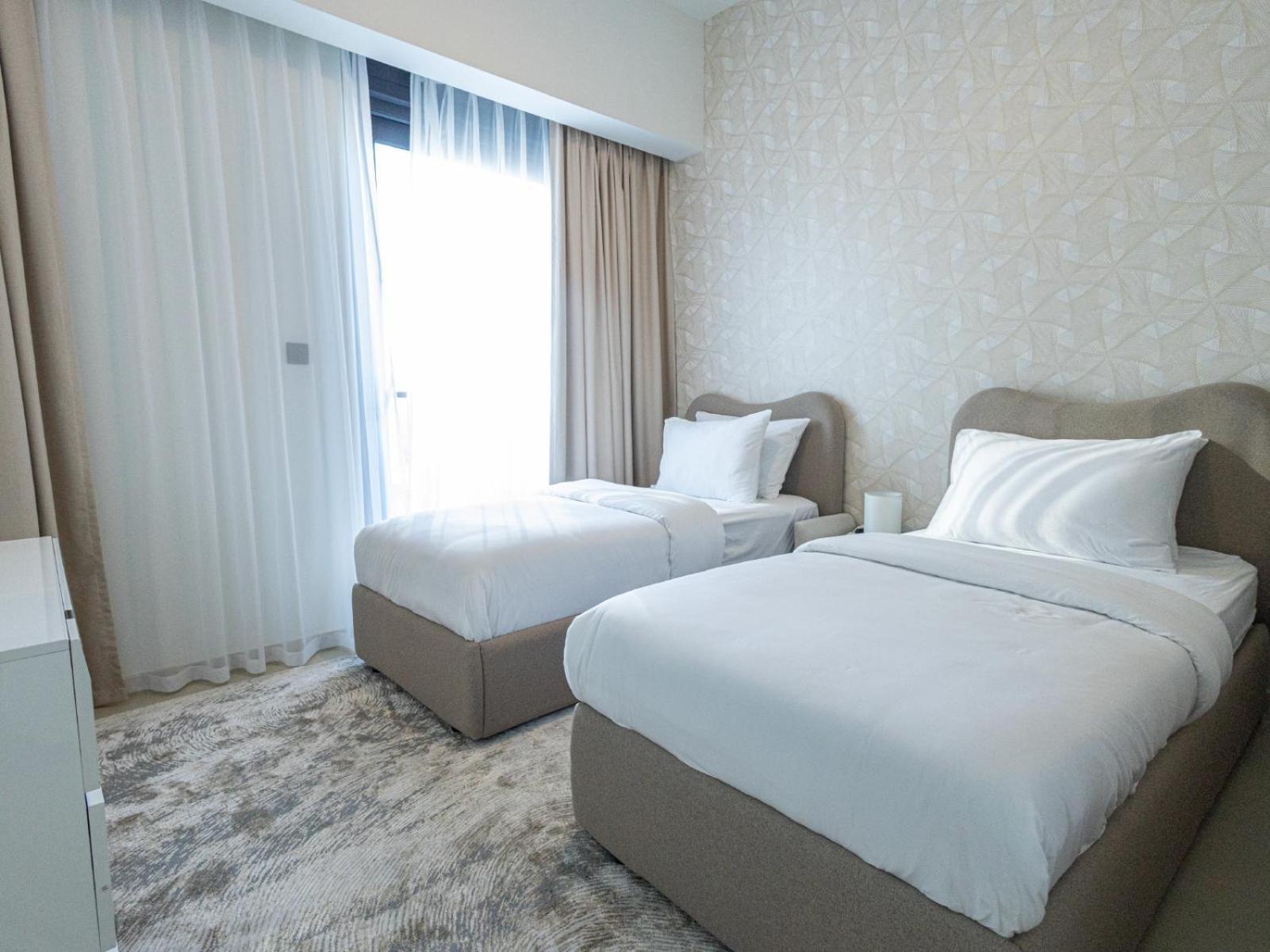 Mh - Act Tower - Downtown - Burj View 3bhk -ref4008 Dubai