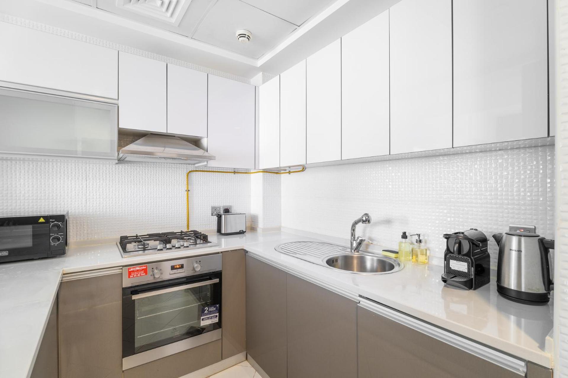 Nasma Luxury - Sleek Haven 1br In Dubai's Glitz 3 *
