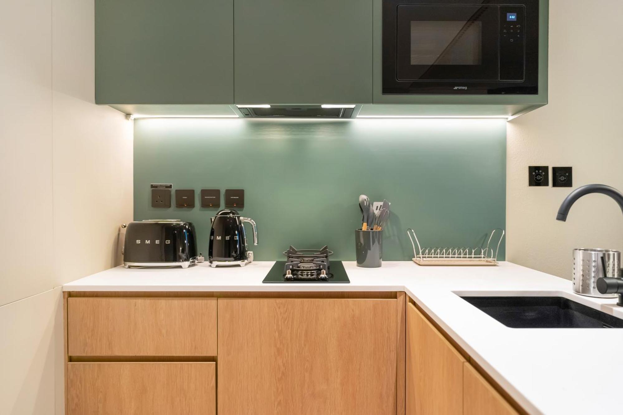 Fam Living - Upside Living - Wfh Friendly-business Bay *