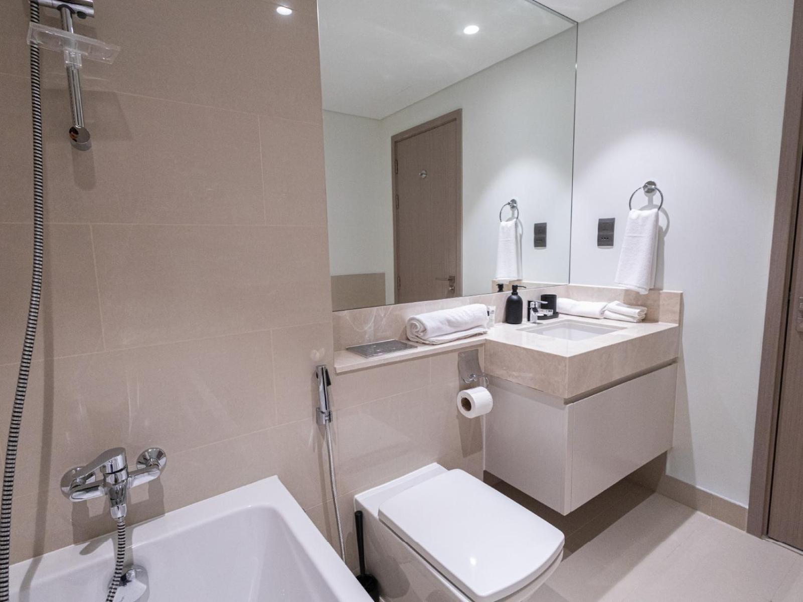 Apartment Mh- Act - Downtown 1bhk-ref4006 *