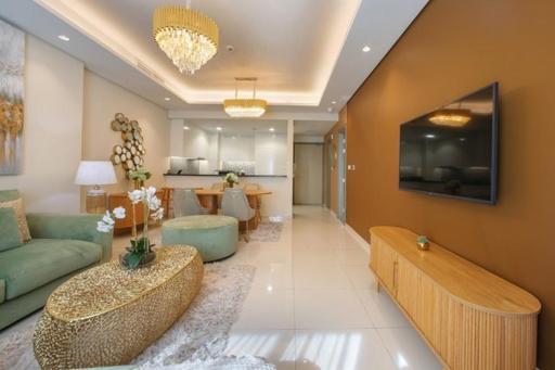 Luxurious One Bedroom Apartment *