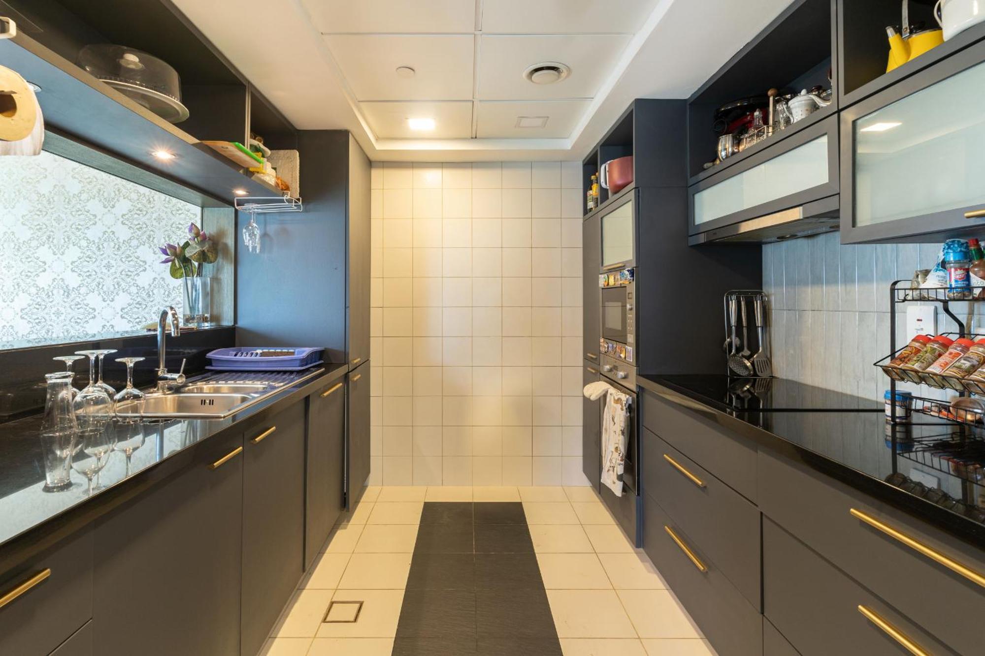 Close To Metro - Classic 2br In Loft East,downtown Dubai