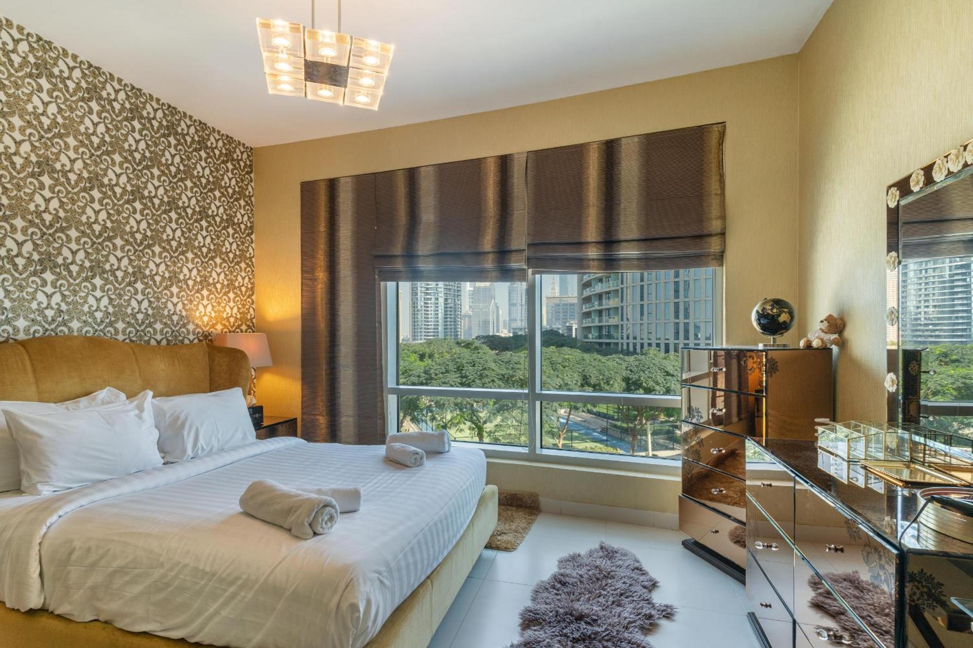 Close To Metro - Classic 2br In Loft East,downtown Apartment Dubai