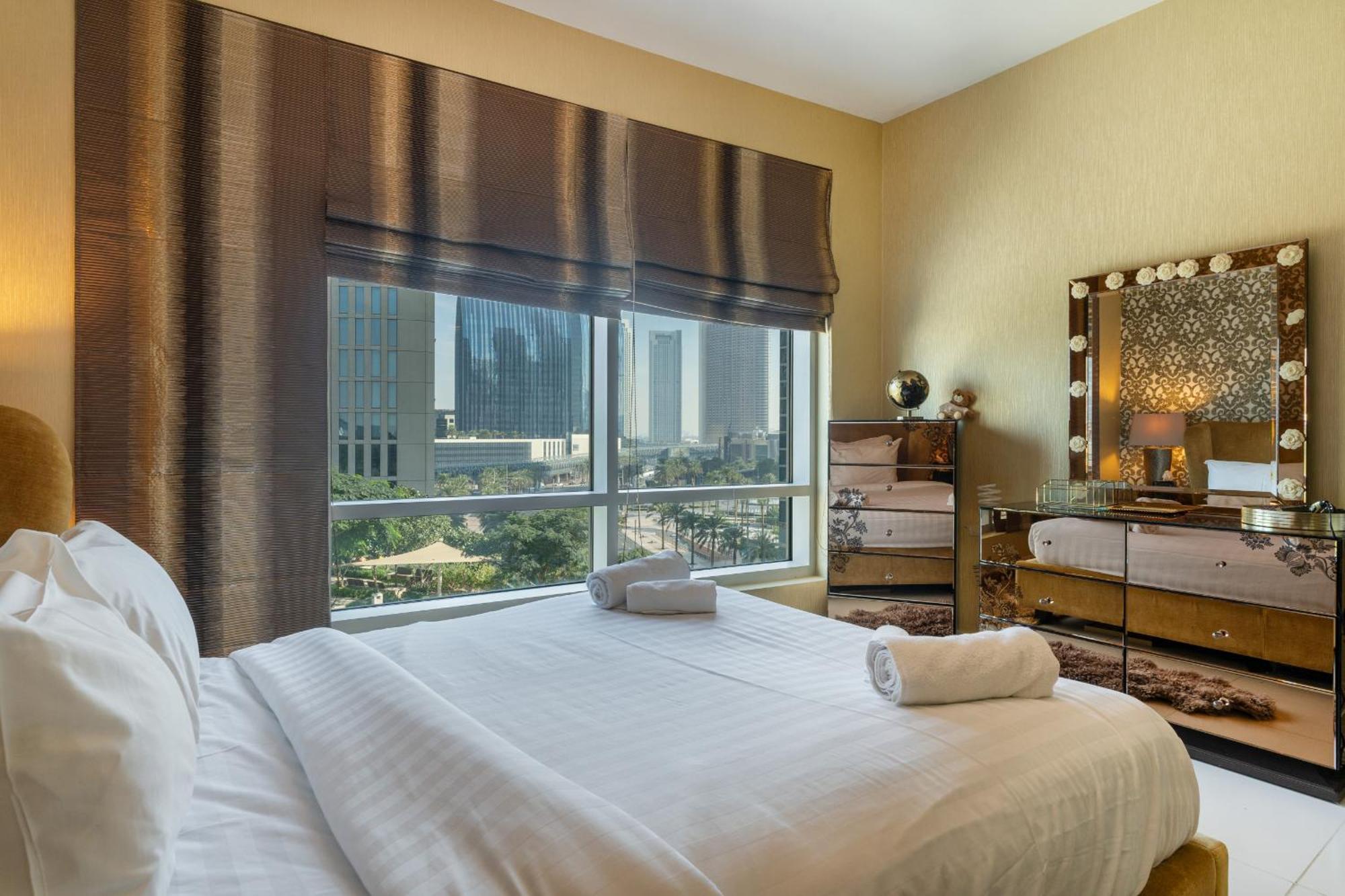 Close To Metro - Classic 2br In Loft East,downtown Apartment Dubai