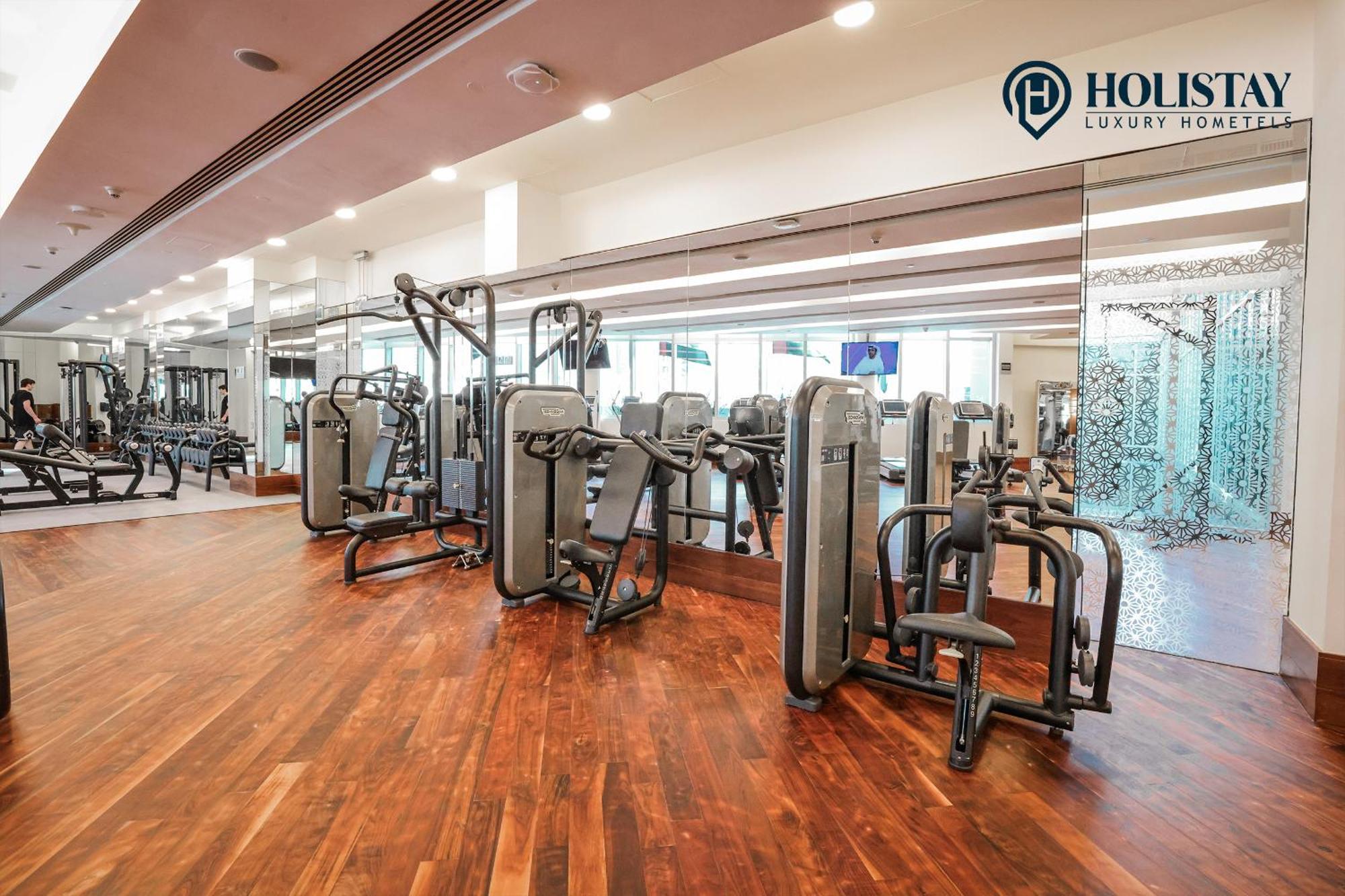 Holistay Luxury Homes - Burj Khalifa View - Direct Access Mall Apartment