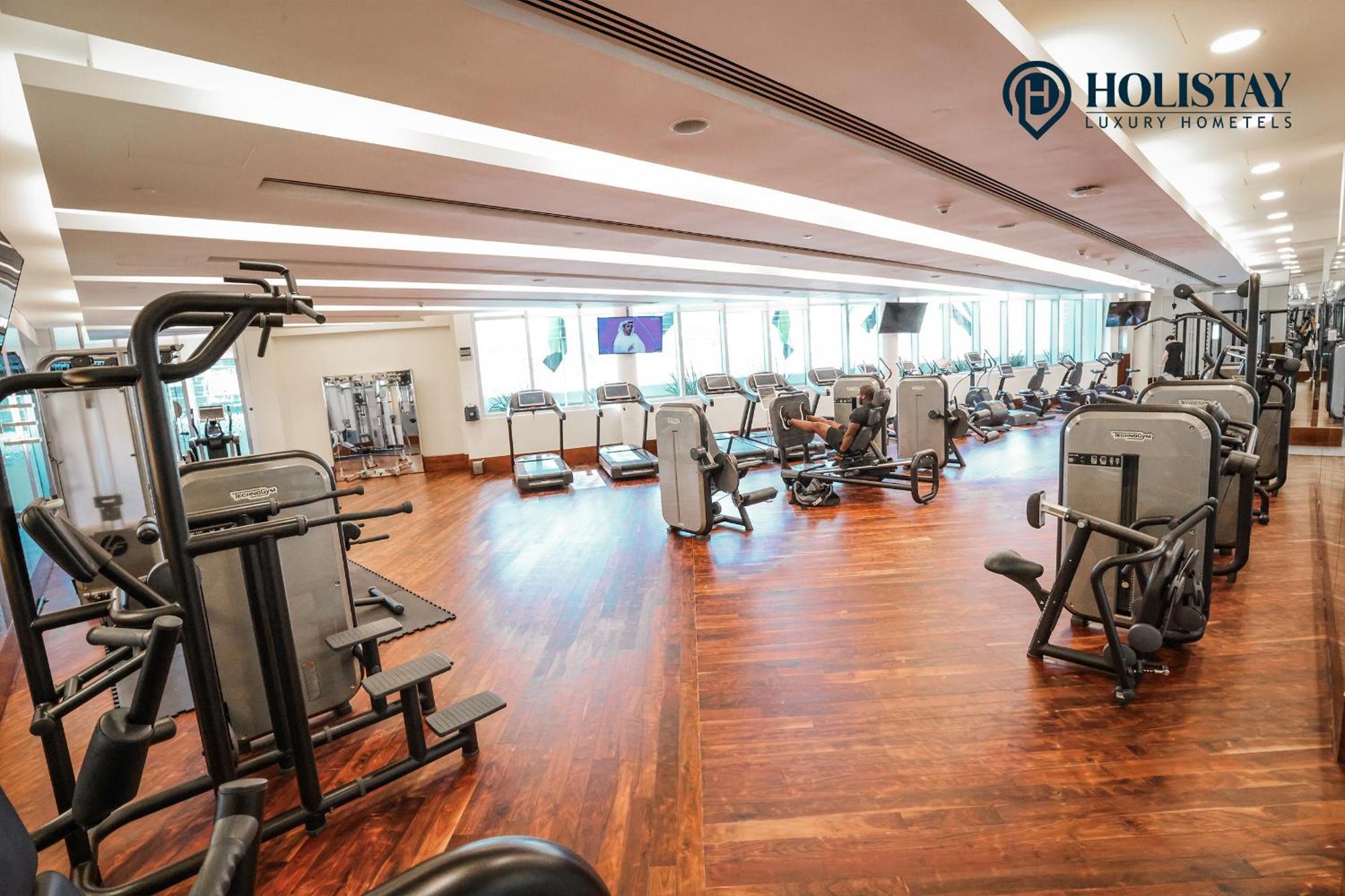Holistay Luxury Homes - Burj Khalifa View - Direct Access Mall Apartment *