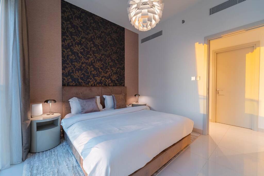 First Class 3br With Marina & Palm View
