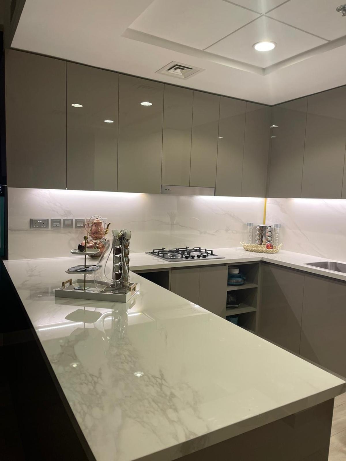 Burj Khalifa View Ensuite King Bedroom In A 2 Bedroom Mall 8mins Apartment