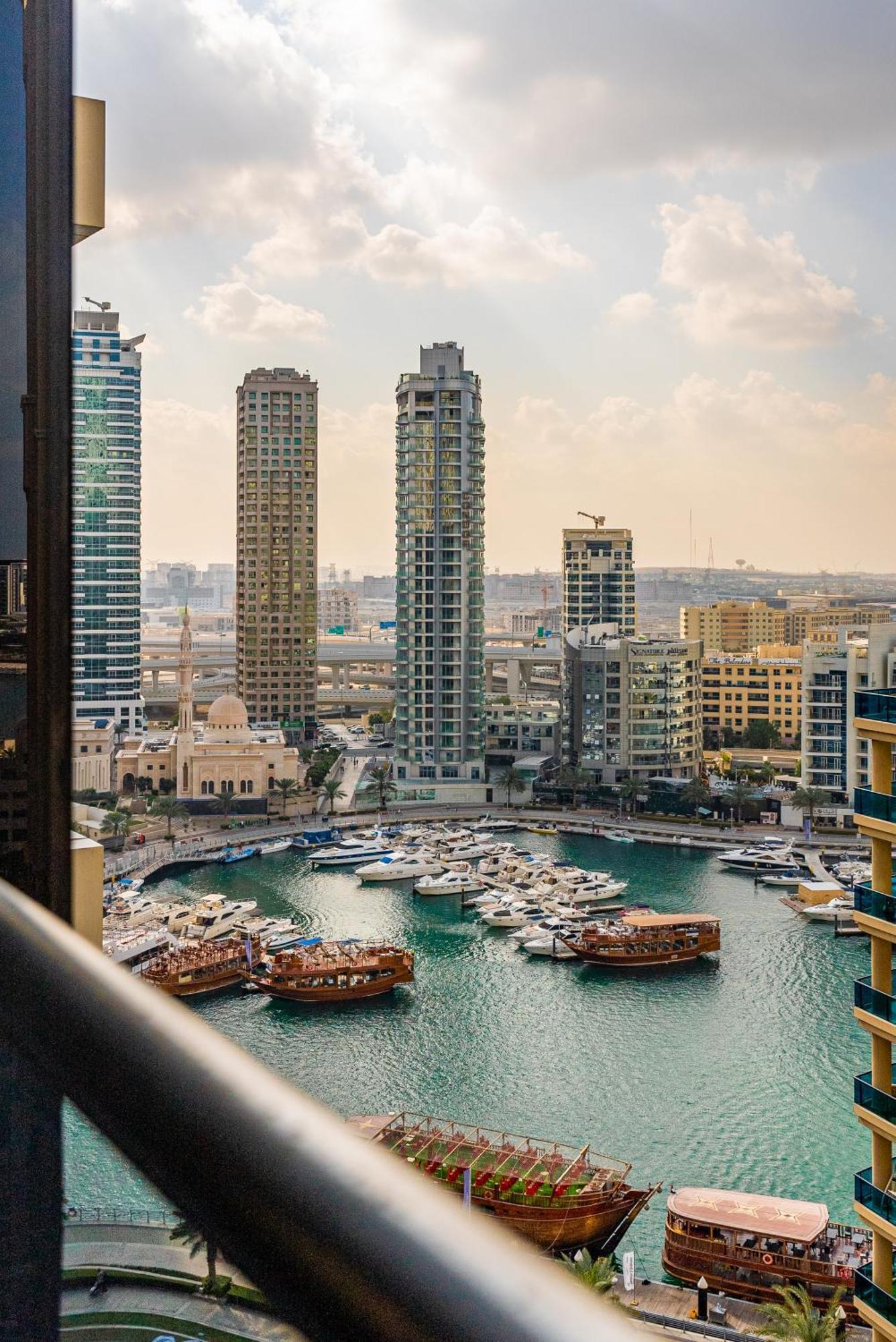 Apartment Luxe 1br In Sparkle Towers - 2 Balconies And Marina Views *