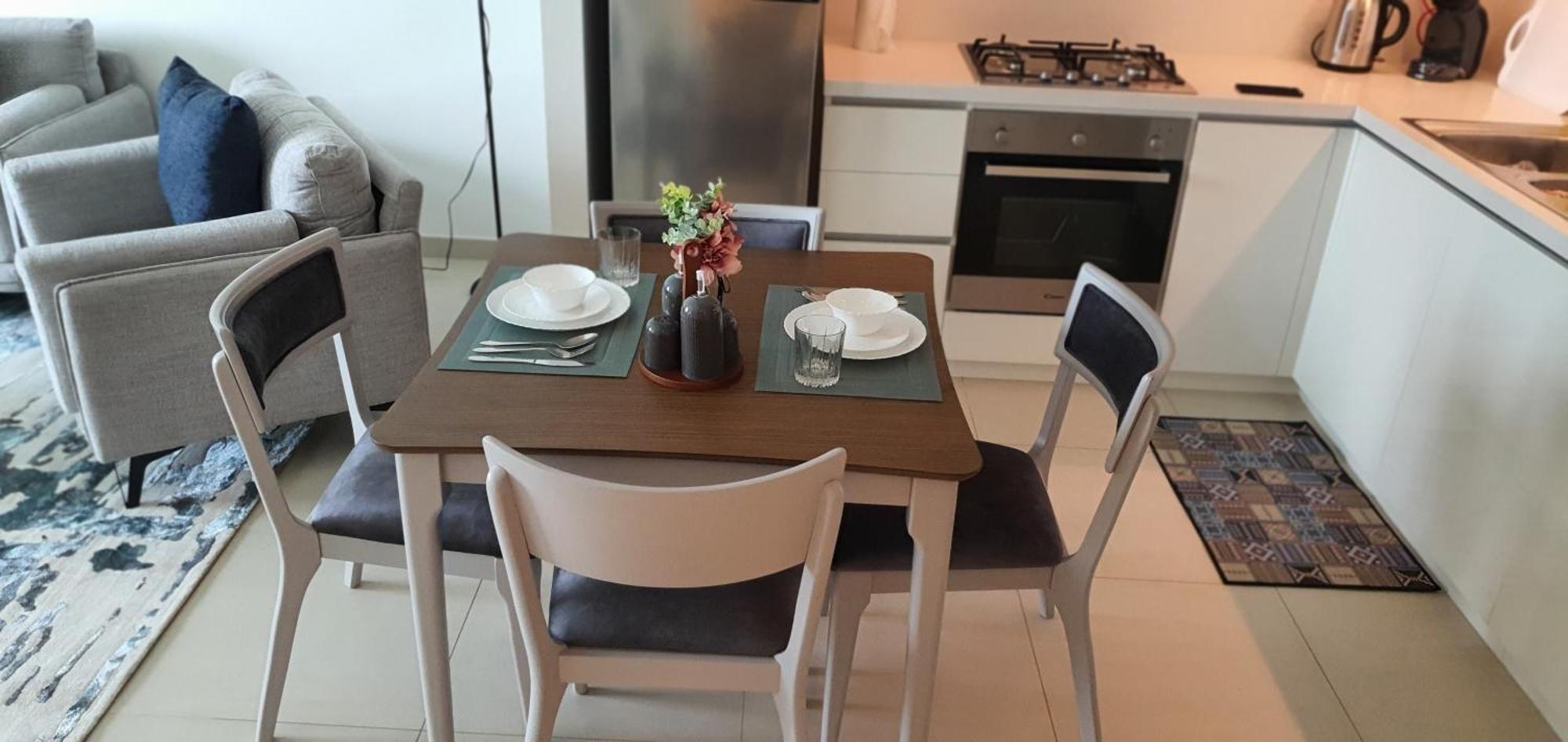Svizona Premium 2bhk, Burj Khalifa View, Downtown Dubai