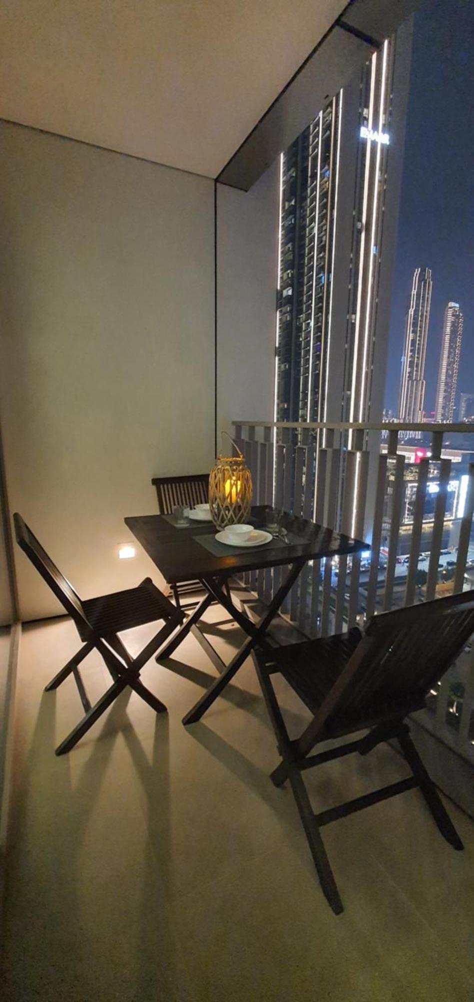 Svizona Premium 2bhk, Burj Khalifa View, Downtown