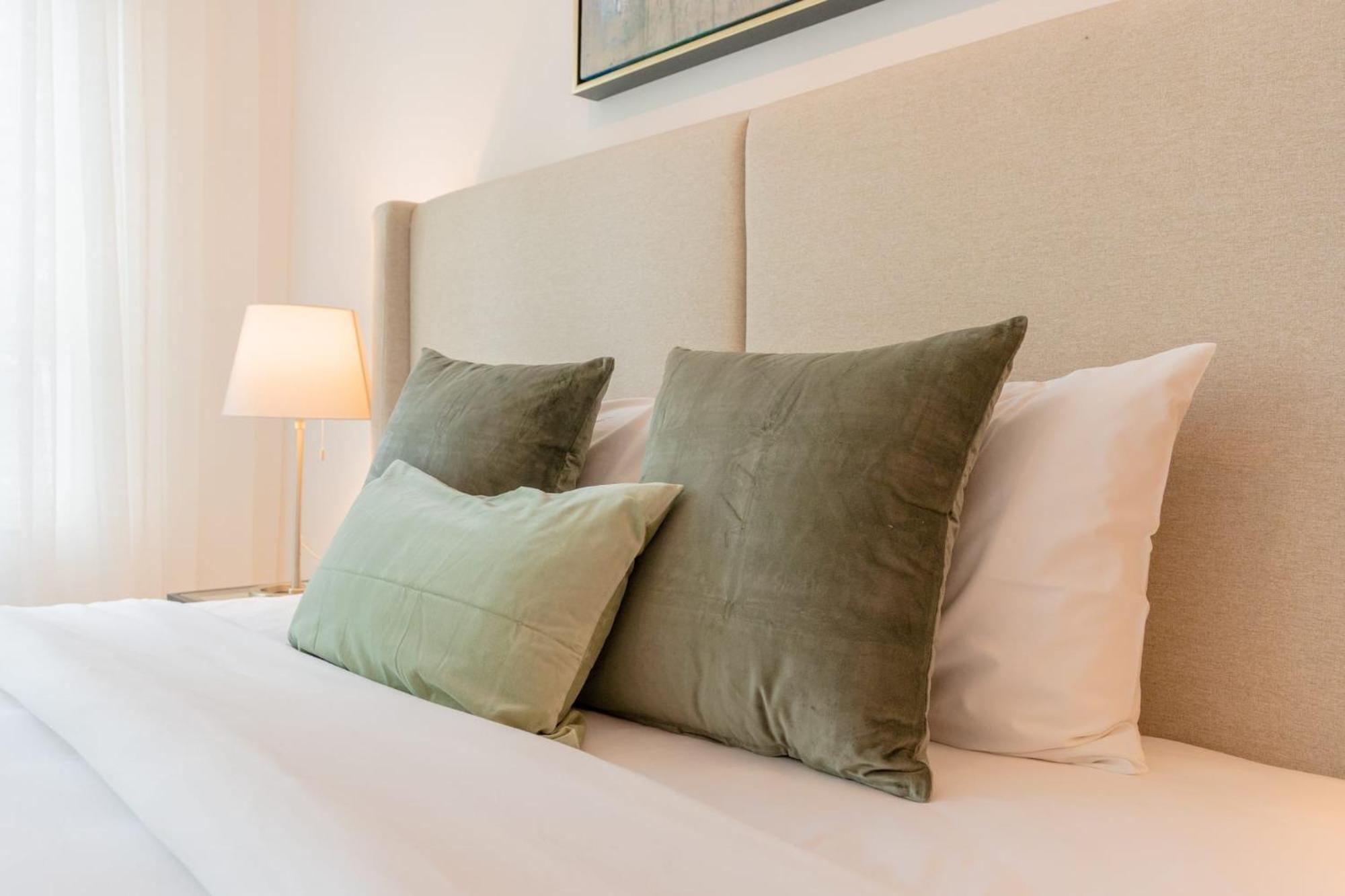 Apartment Stylish Waterfront 2 Bed In Marina Dubai