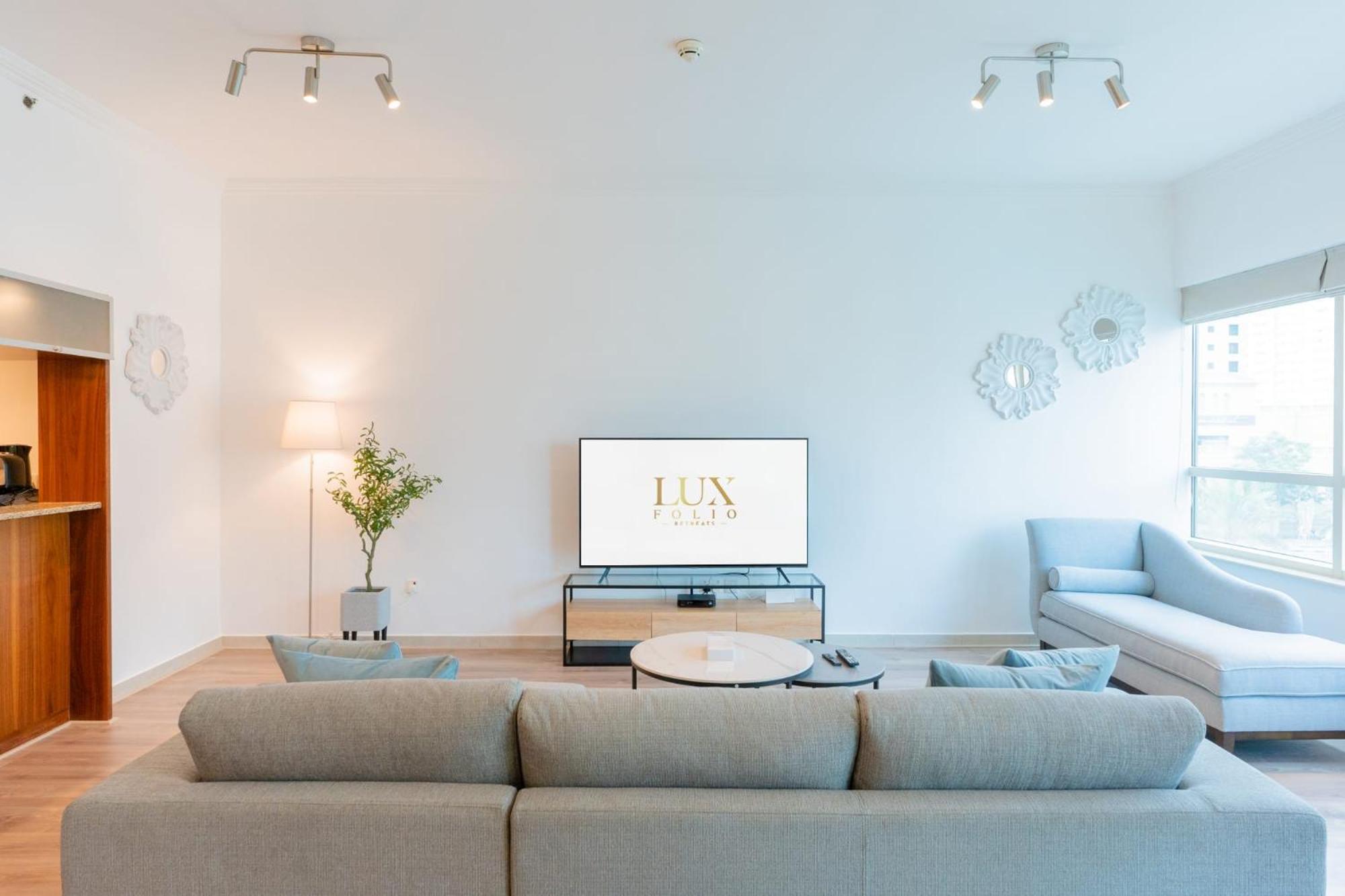 Stylish Waterfront 2 Bed In Marina Apartment *