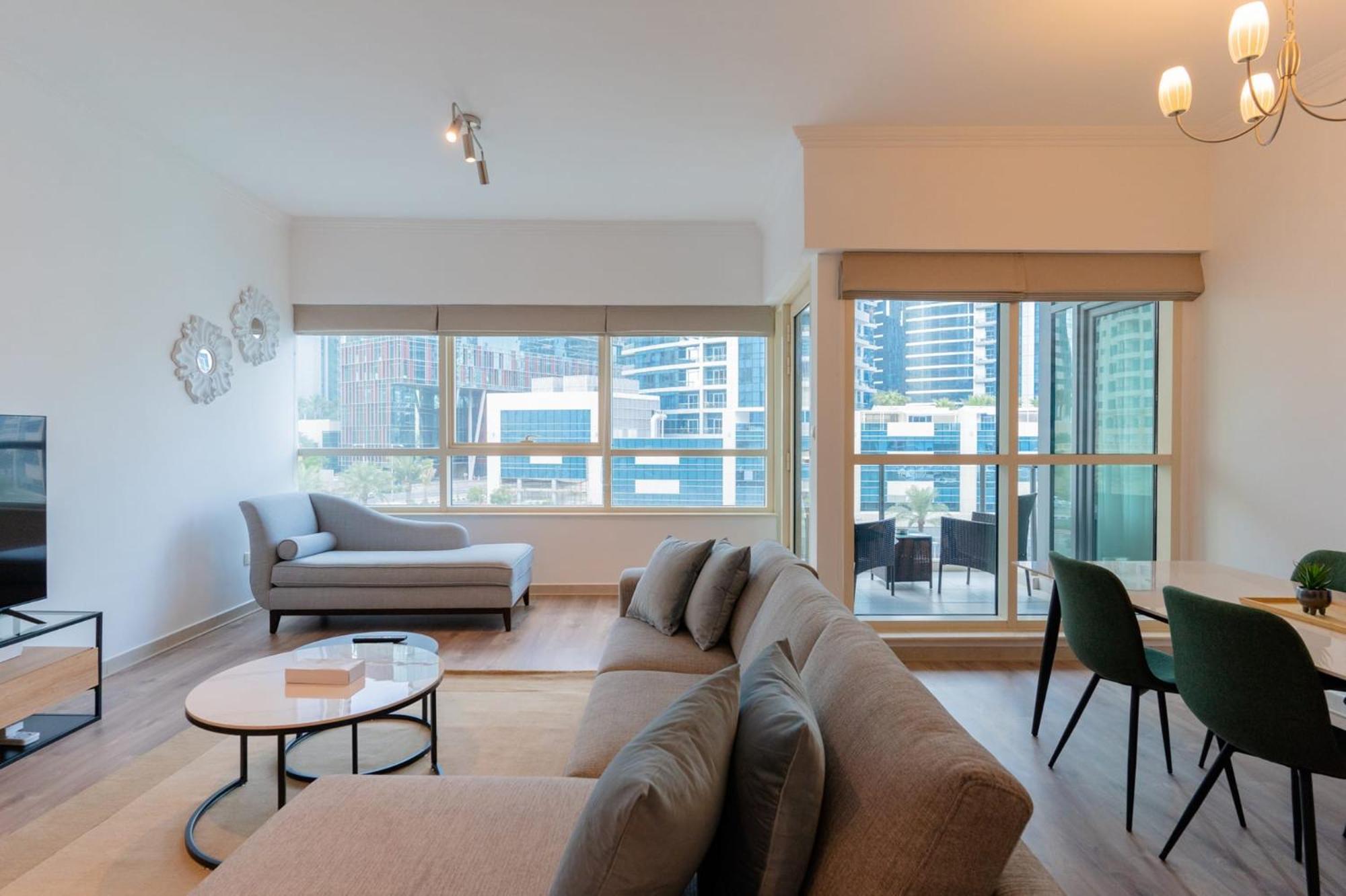 Stylish Waterfront 2 Bed In Marina * Dubai