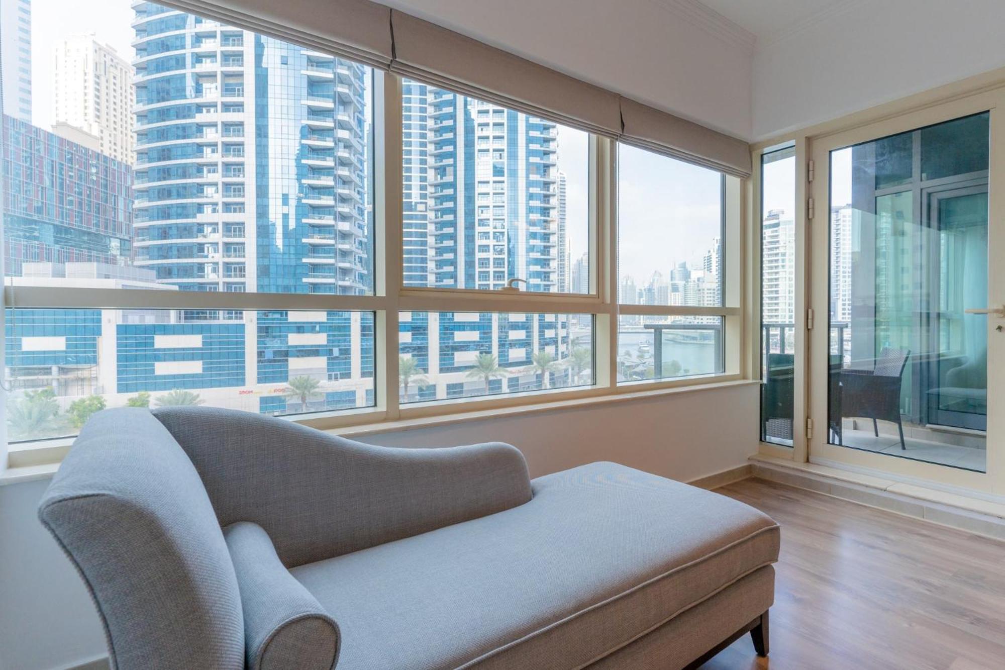 Stylish Waterfront 2 Bed In Marina Apartment *