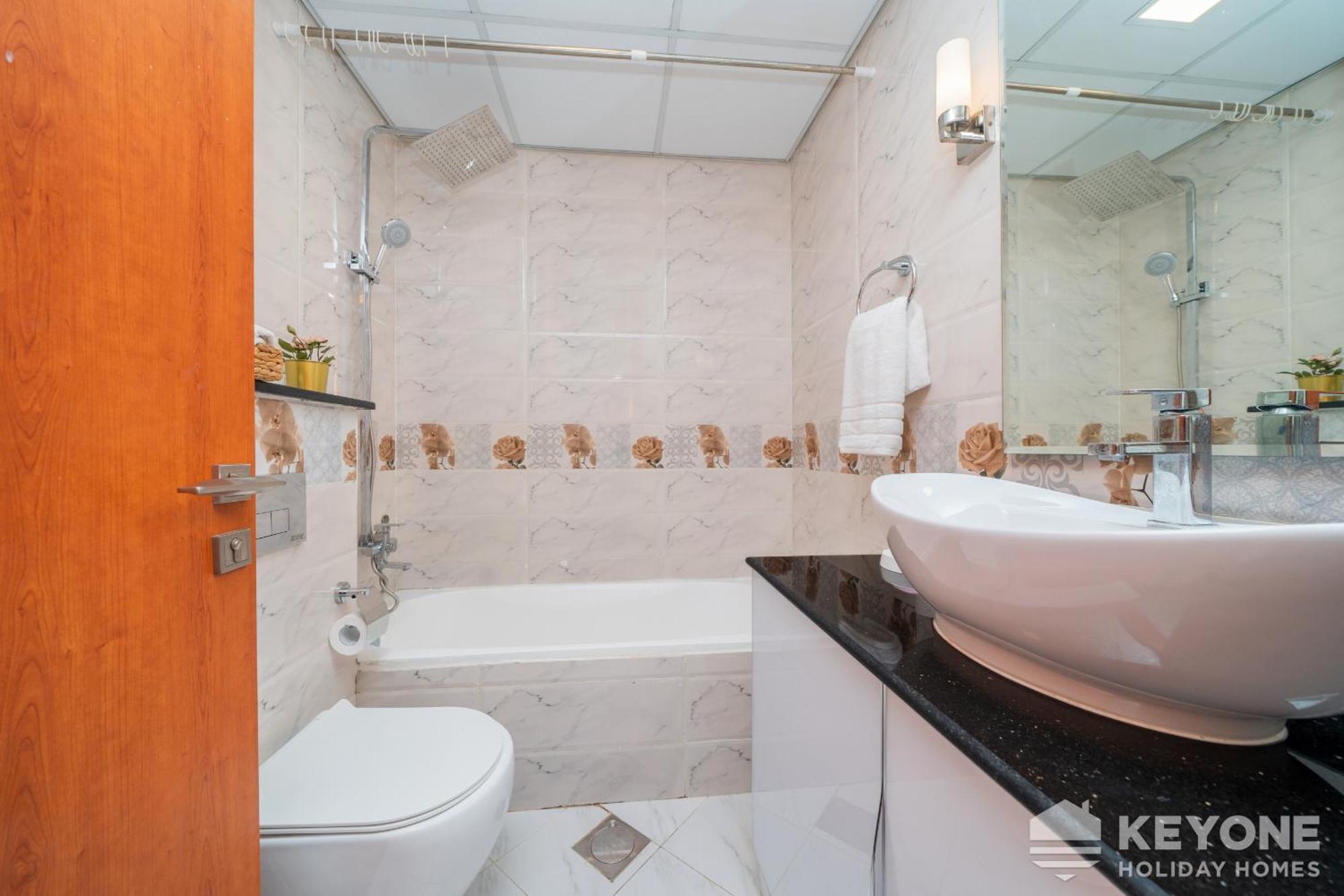 Modern & Stylish In Jvt Apartment