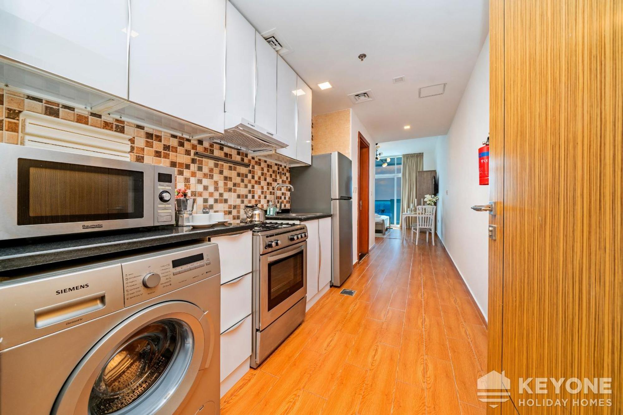 Modern & Stylish In Jvt Apartment *