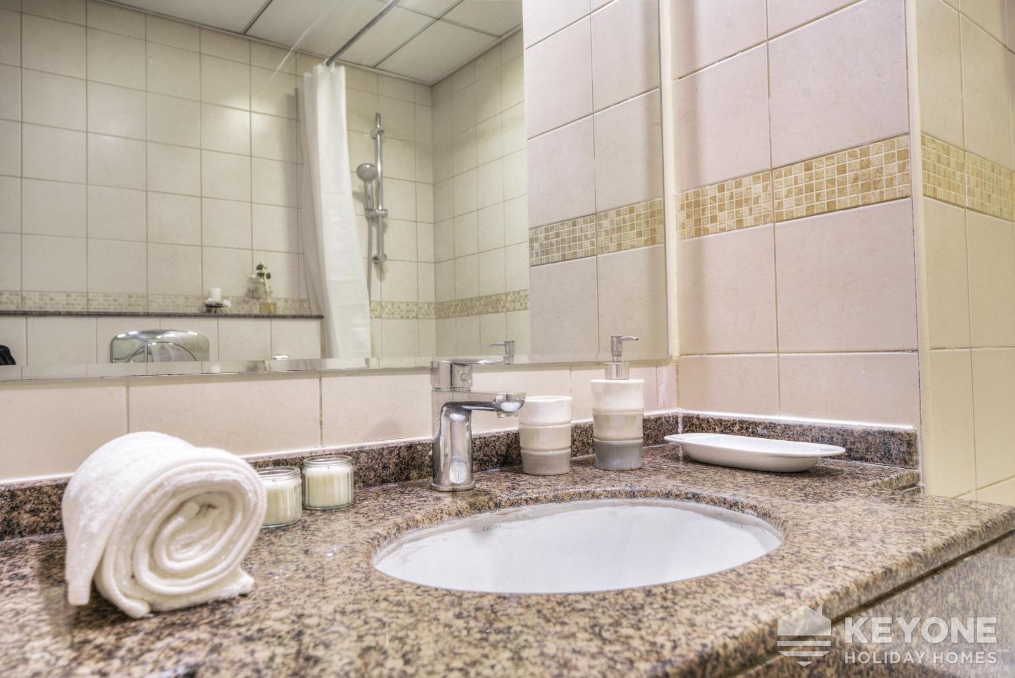 Contemporary One Bedroom With Full Marina View Apartment Dubai