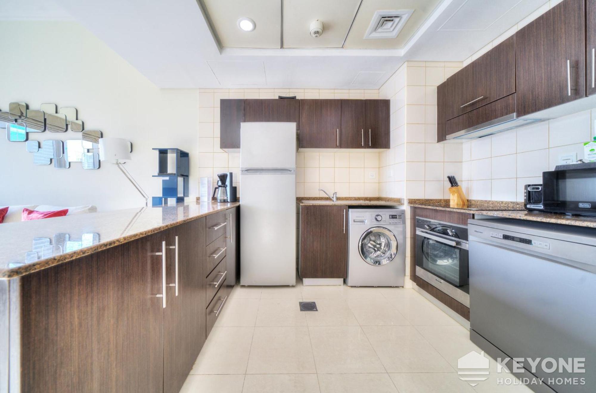 Apartment Contemporary One Bedroom With Full Marina View *