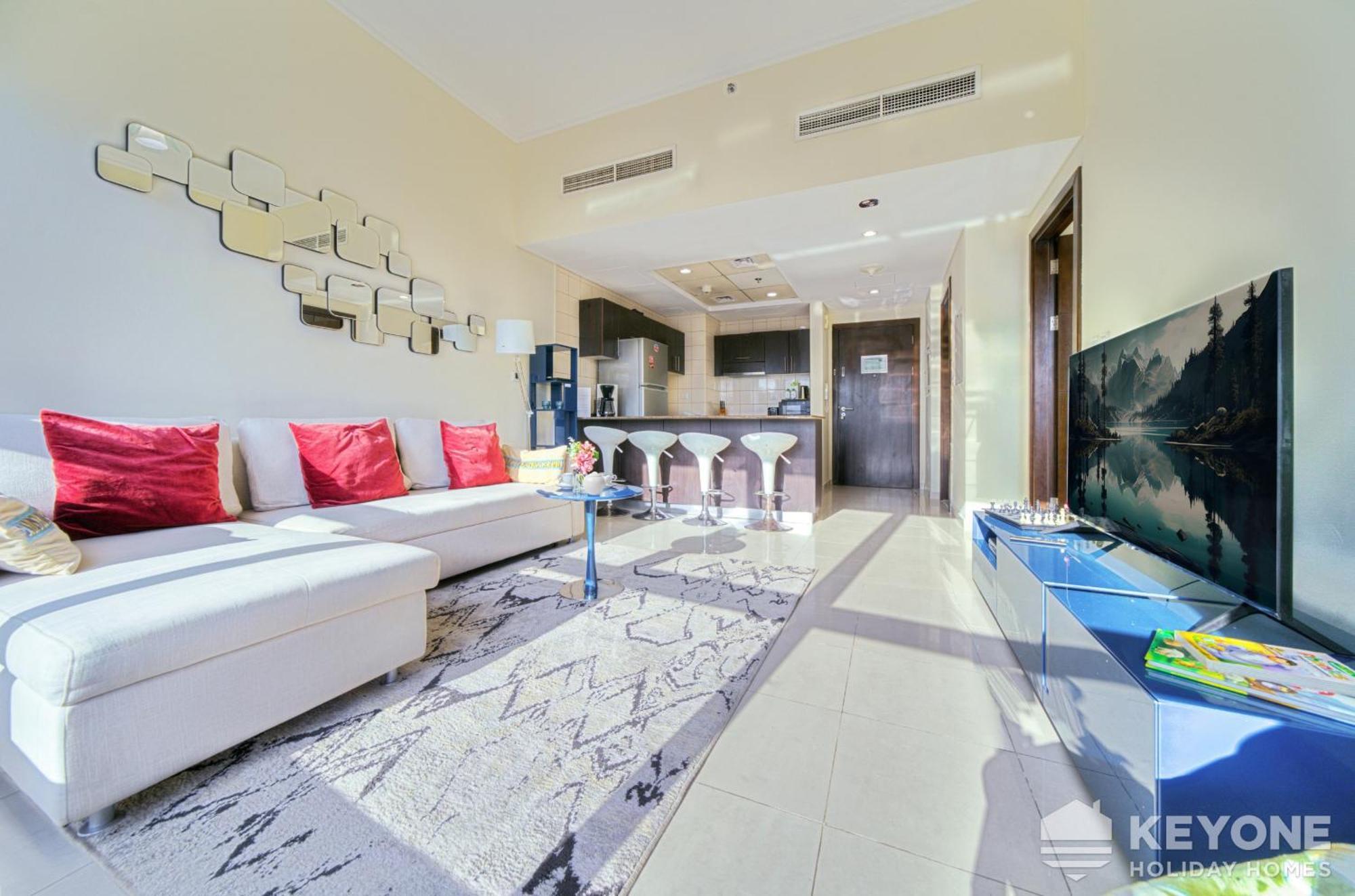 Contemporary One Bedroom With Full Marina View Dubai