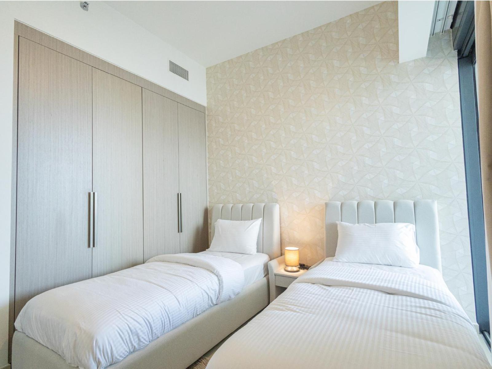 Mh - Act Tower - Downtown - Burj View 3bhk -ref4001 *