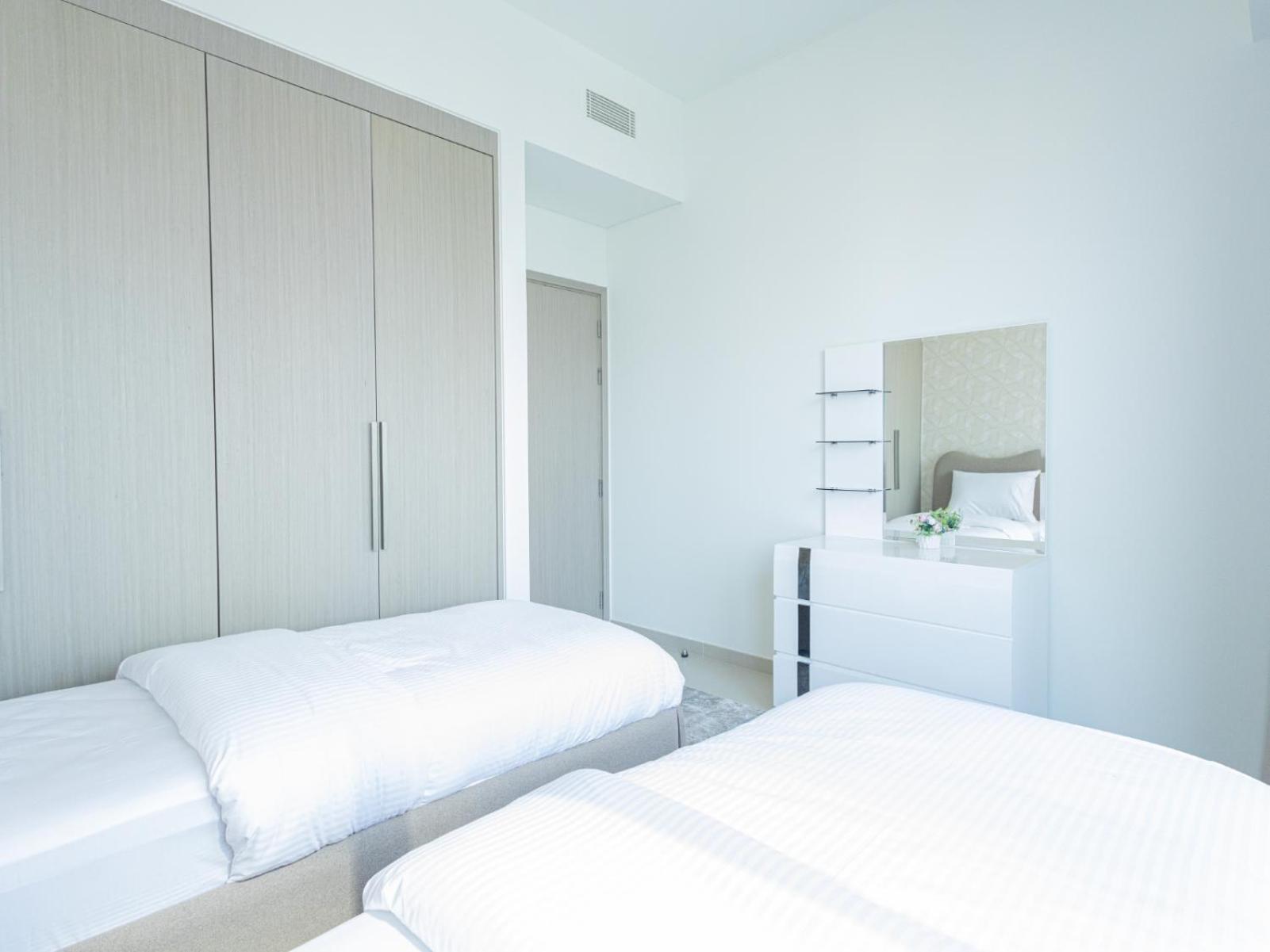 Apartment Mh - Act Tower - Downtown - Burj View 3bhk -ref4001 *