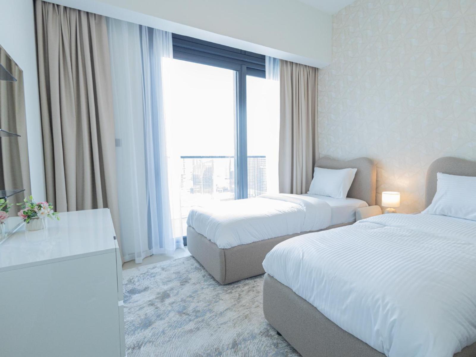 Mh - Act Tower - Downtown - Burj View 3bhk -ref4001 *