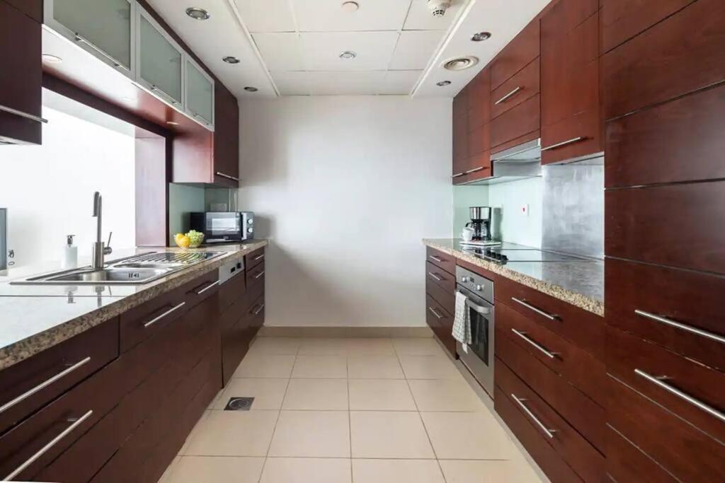Apartment Center With Burj View! *
